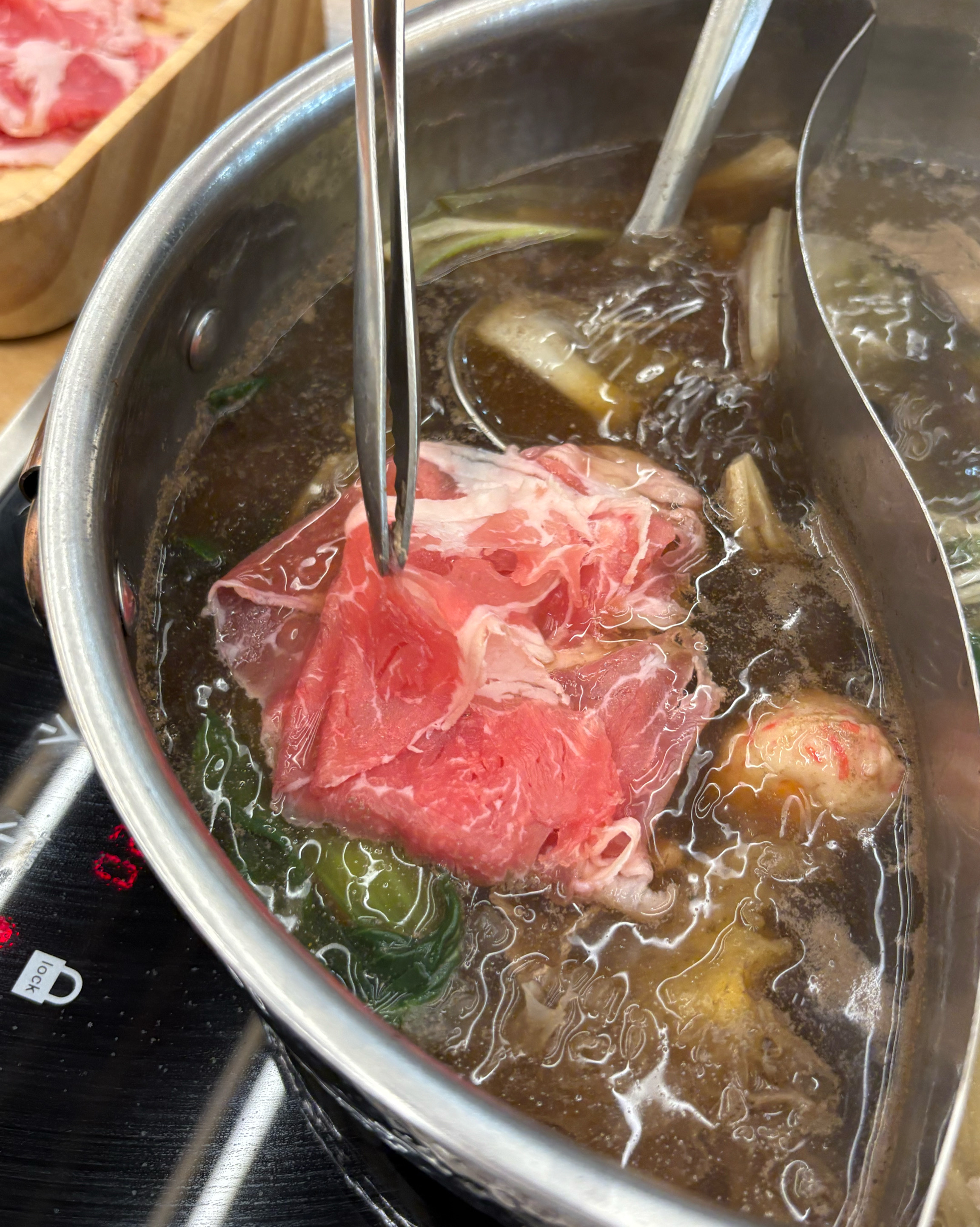 샤브샤브 먹기도 너무 좋고 호텔식 뷔페로 다양한 음식들도 맛볼수있어서 너무 좋습니다~ - 봉천역 맛집 샤브올데이 서울봉천점