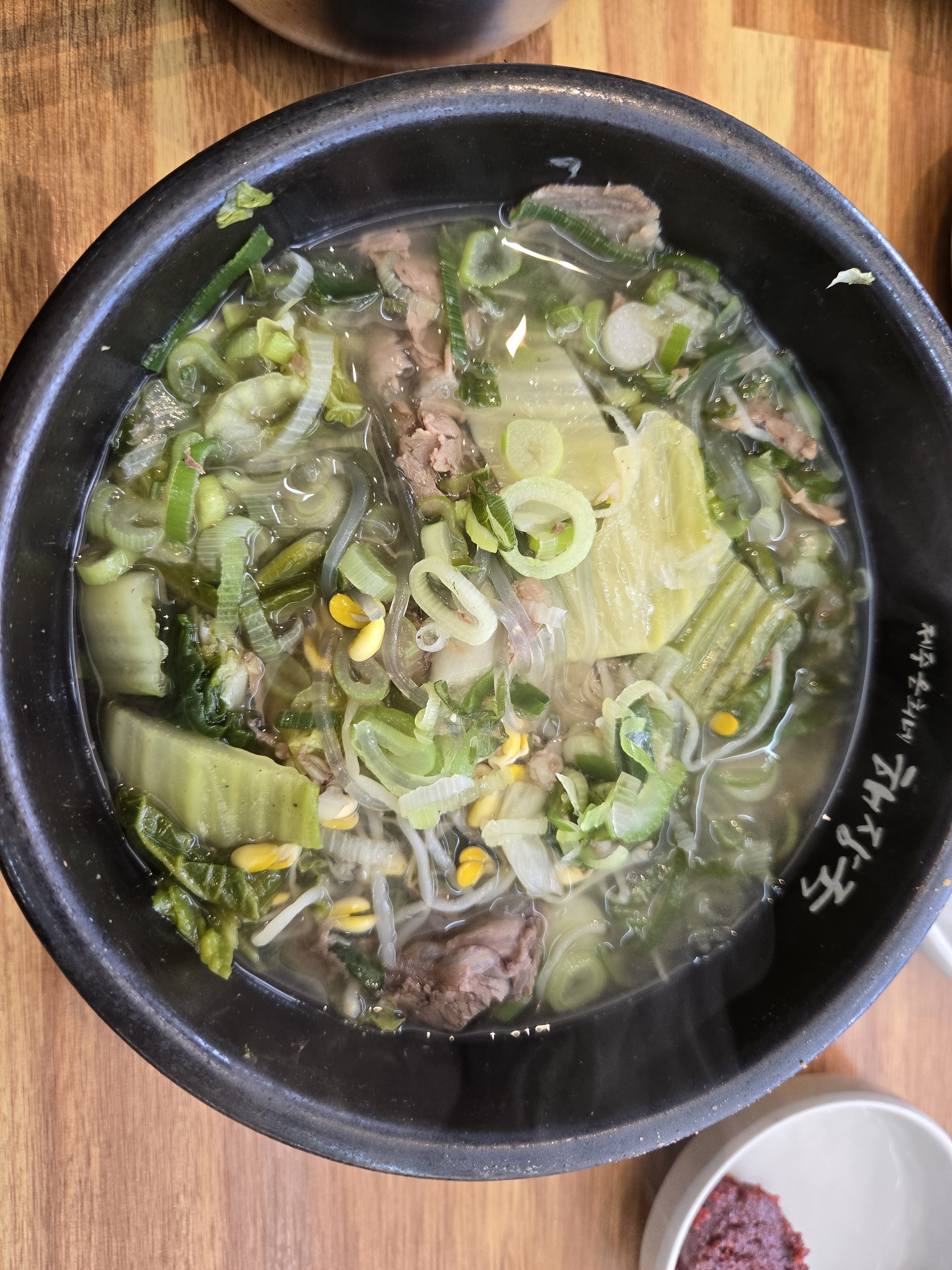 제주도에서 먹었던 은희네 해장국집이 부산에도 있었네요. 제주도에서 먹던 맛 그대로 맛있습