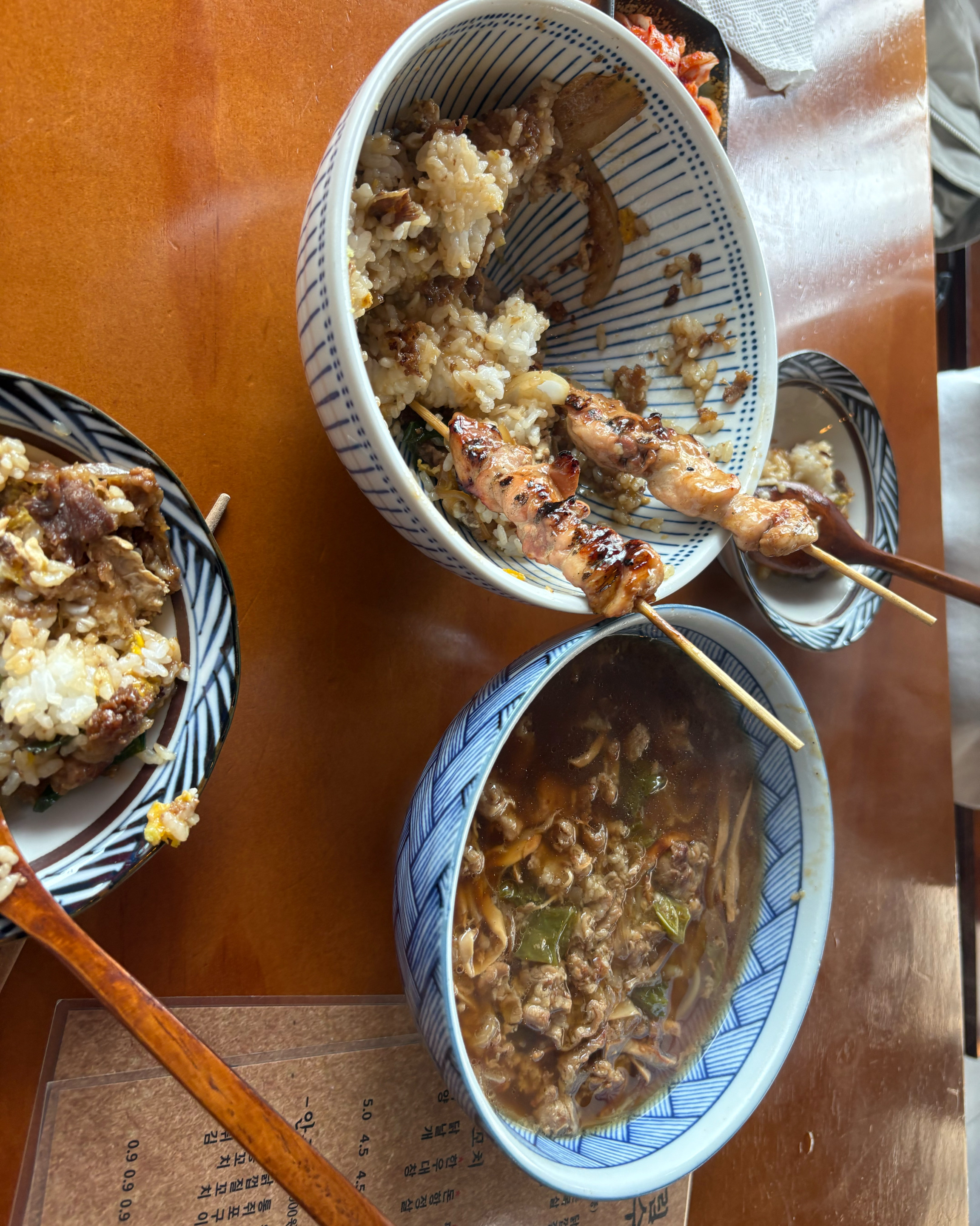 점심시간에 방문했는데 진짜 맛있어요! 엄마도 좋아하시더라고요. 꼬치도 맛있어서 다음에는 혼