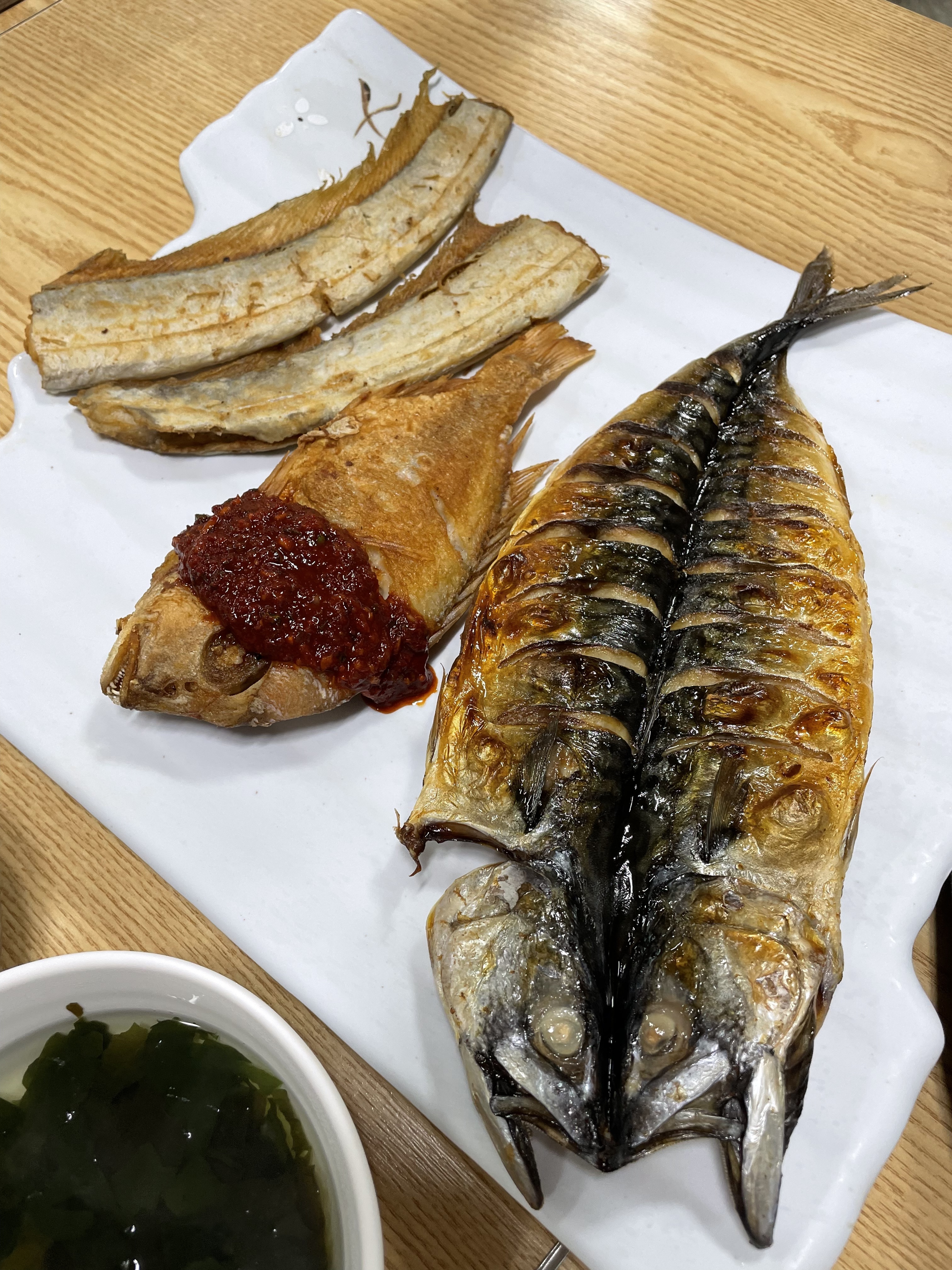 생선구이 싸고 맛있게 잘 먹었습니당 고등어조림도 진짜 맛있었어요 - 제주 맛집 올레마당 제주산방산점
