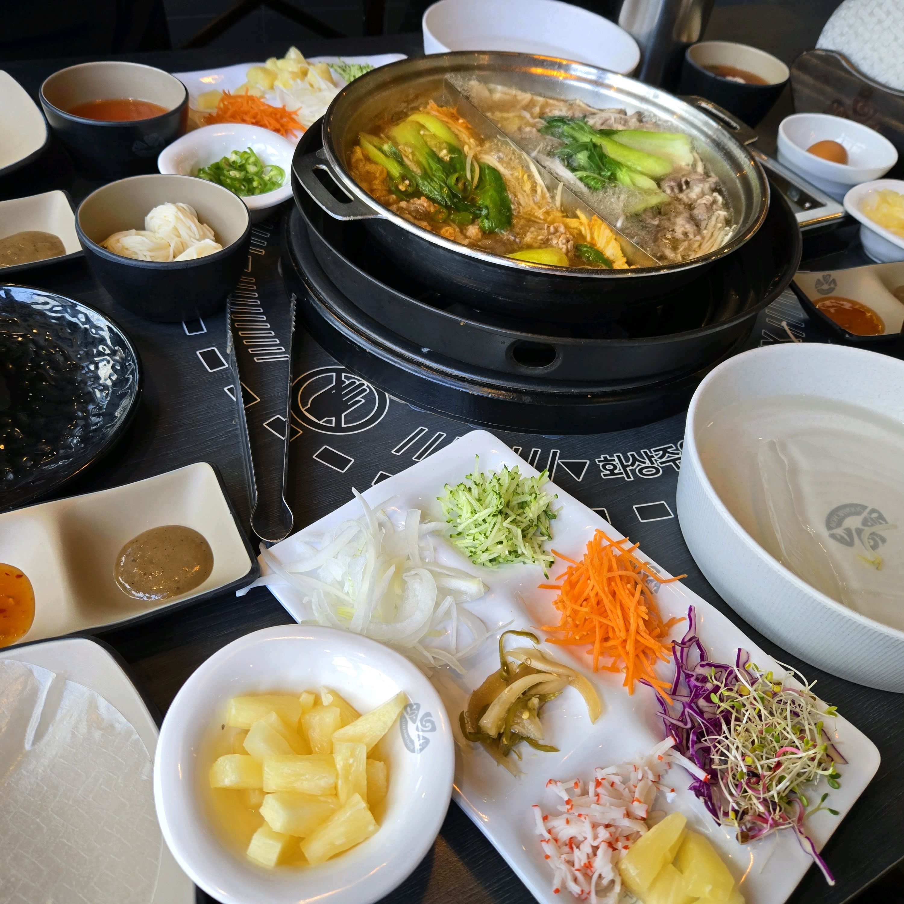 내부도 넓고 모임갖기에도 좋네요. - 배곧 맛집 소담촌 배곧점
