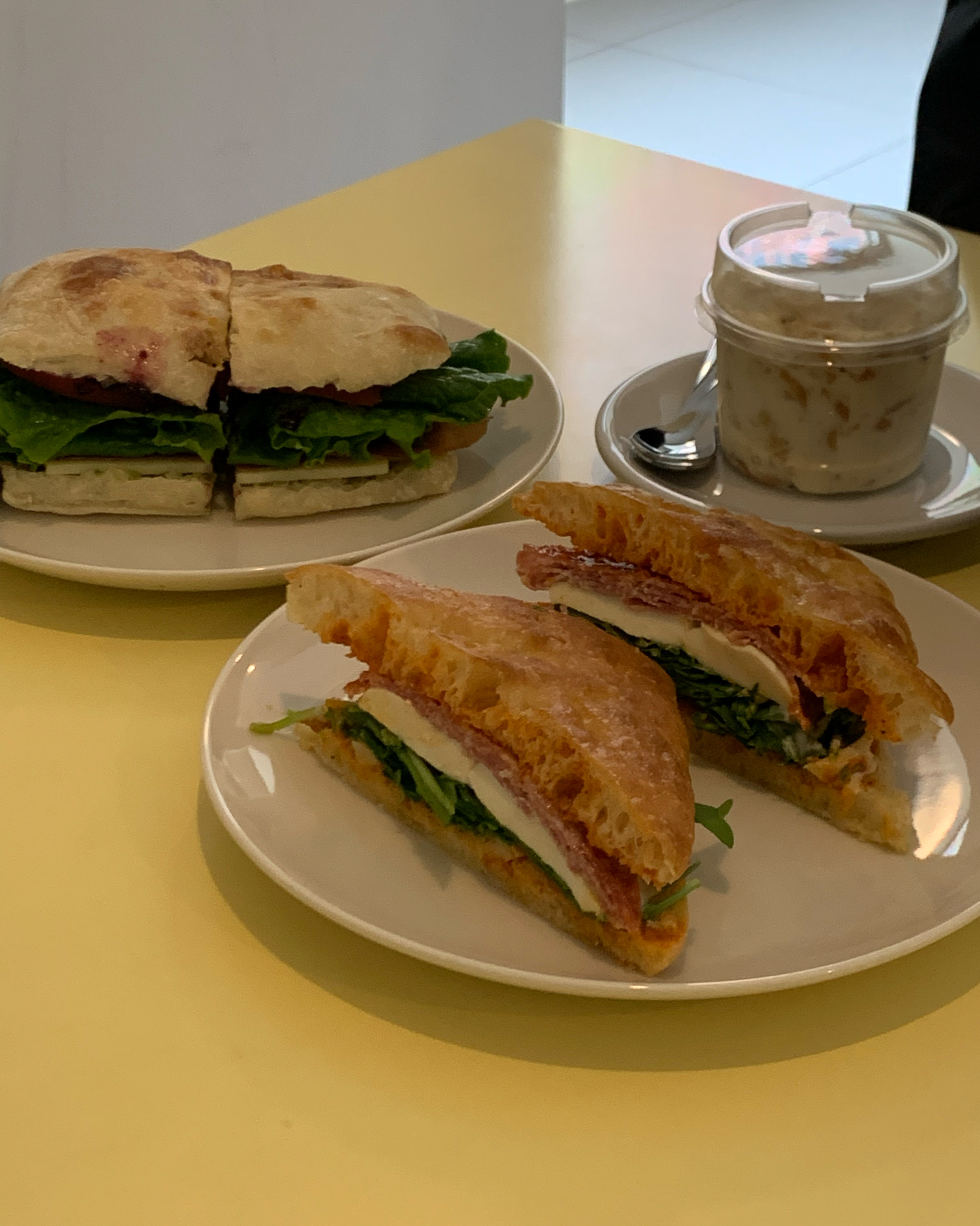 샌드위치 맛있어서 브런치 먹으러 또 오려구요! 인테리어 예뻐서 사진 찍기 좋아요 ㅎㅎㅎ - 대구 맛집 바우트