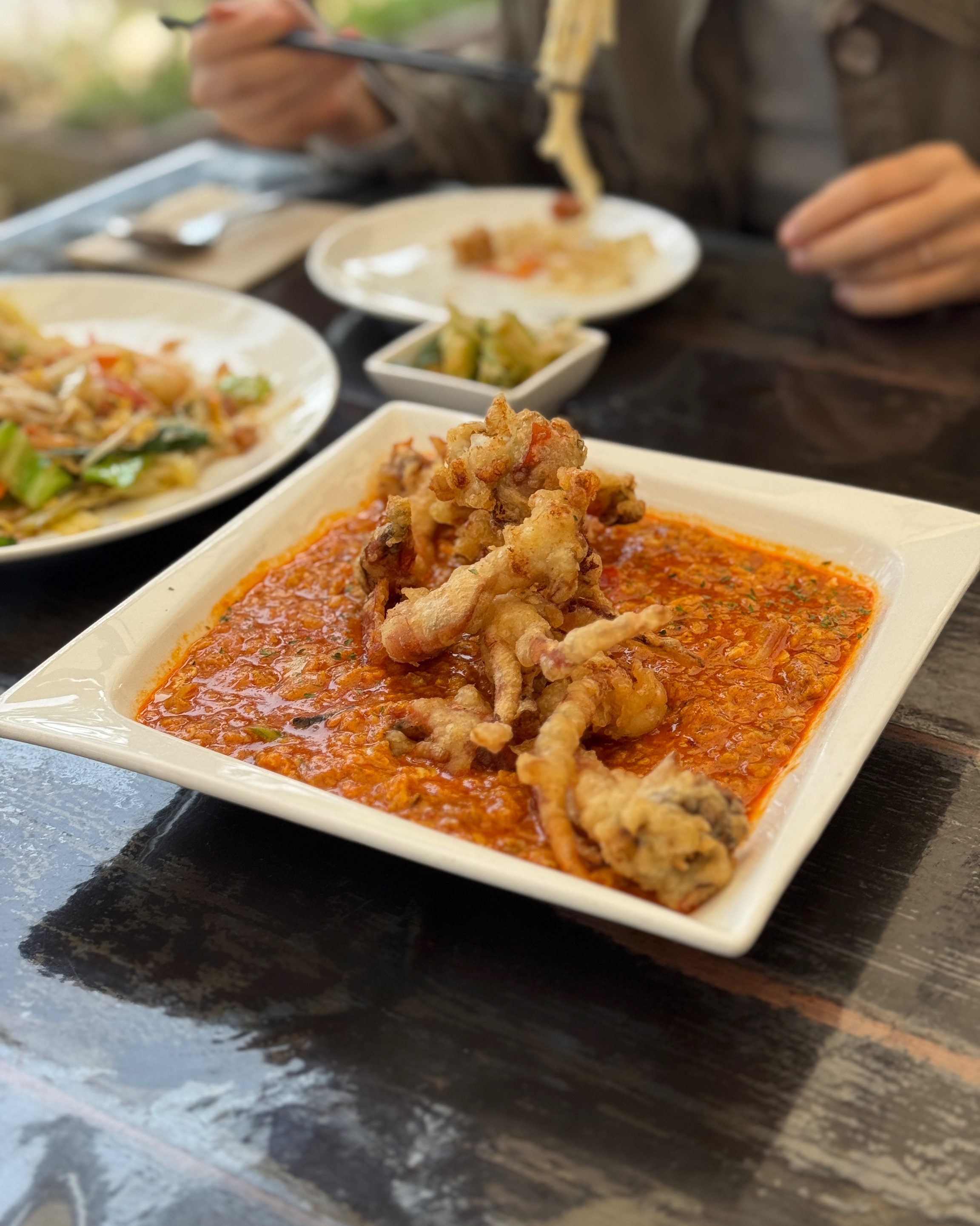 송정 어밤부입니다! 팟타이랑 뿌팟퐁커리 먹었어요. 게 튀김이 계속 생각나서 또 찾을 수밖에