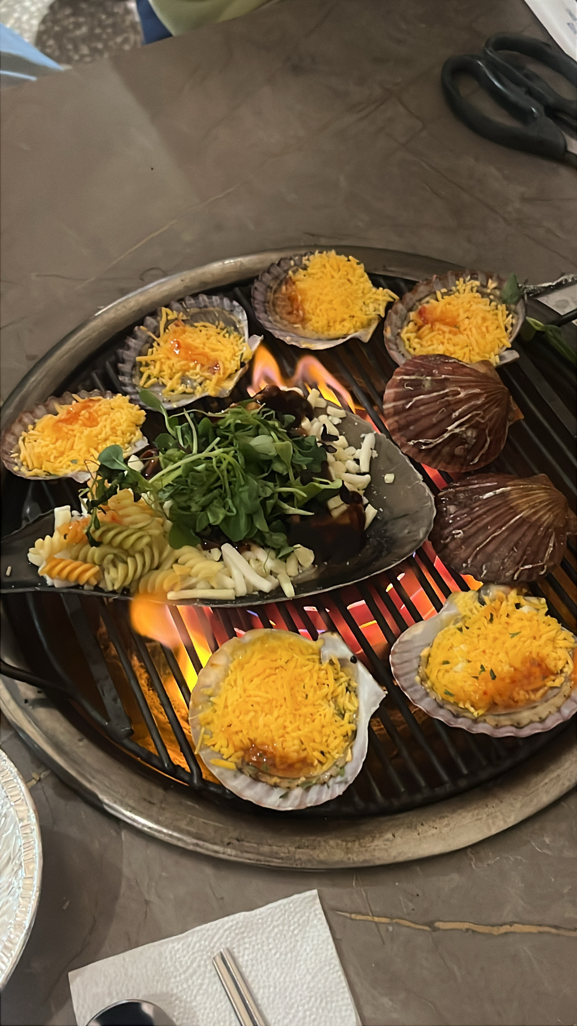대기 없이 바로 이용했구 조개도 너무 싱싱하고 치즈까지 무한리필이라 너무 조아요ㅜㅜㅜ 월미