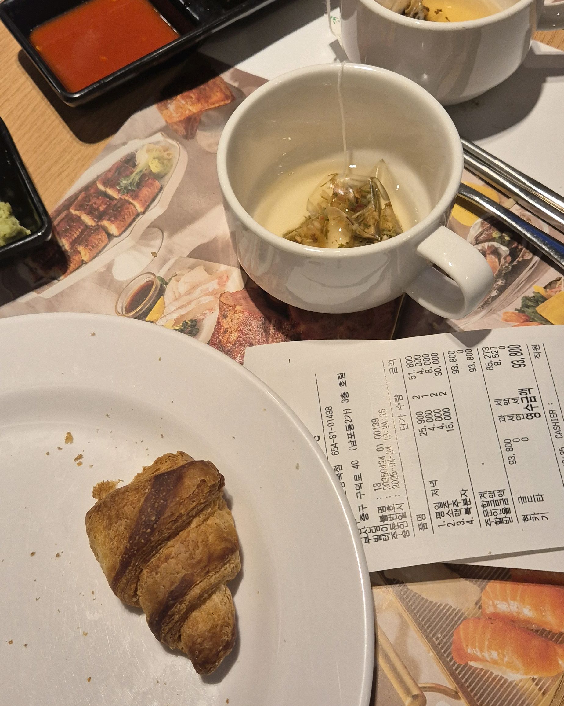 다양한 초밥이 있어서 좋아요. 계절별로 바뀌는 메뉴도 좋고 스페셜 메뉴도 좋아요. 맛도 있