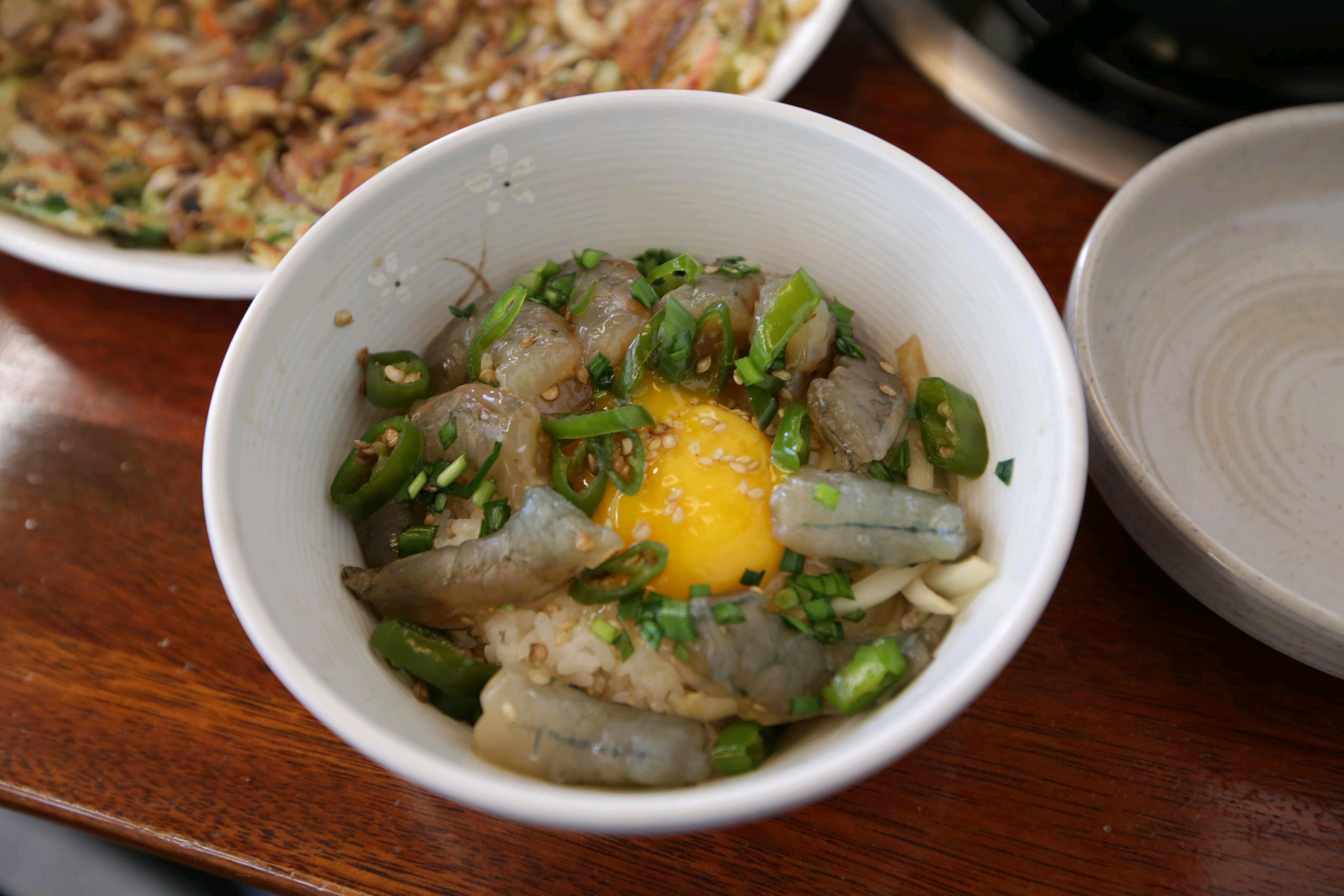 건강하고 든든한 한끼 식사 완전 만족했네요 시원한 백합칼국수는 깔끔하면서도 진한 맛이 좋았