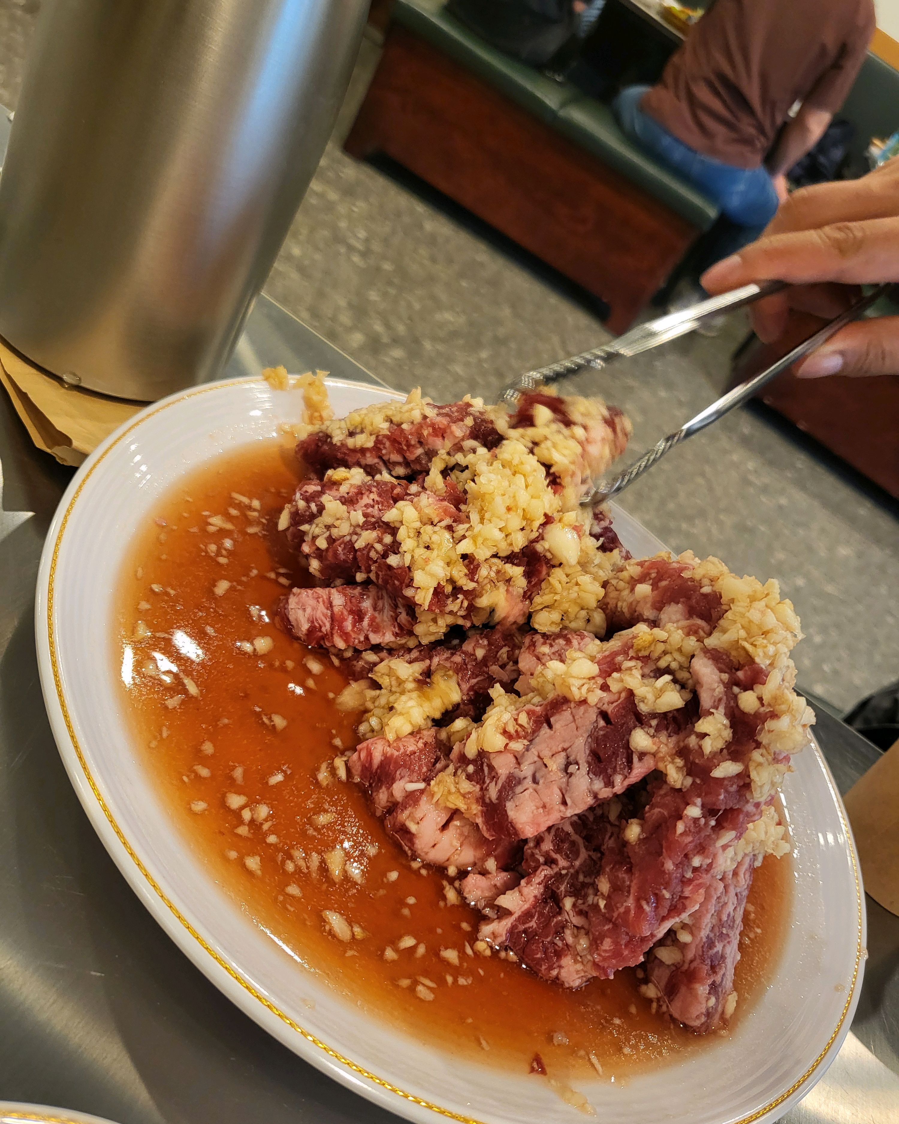 집앞에 생겨서 와봤는데 고기 너무 맛있고 집 근처에서 외식을 자주 하는데 살얼음 소주 파는