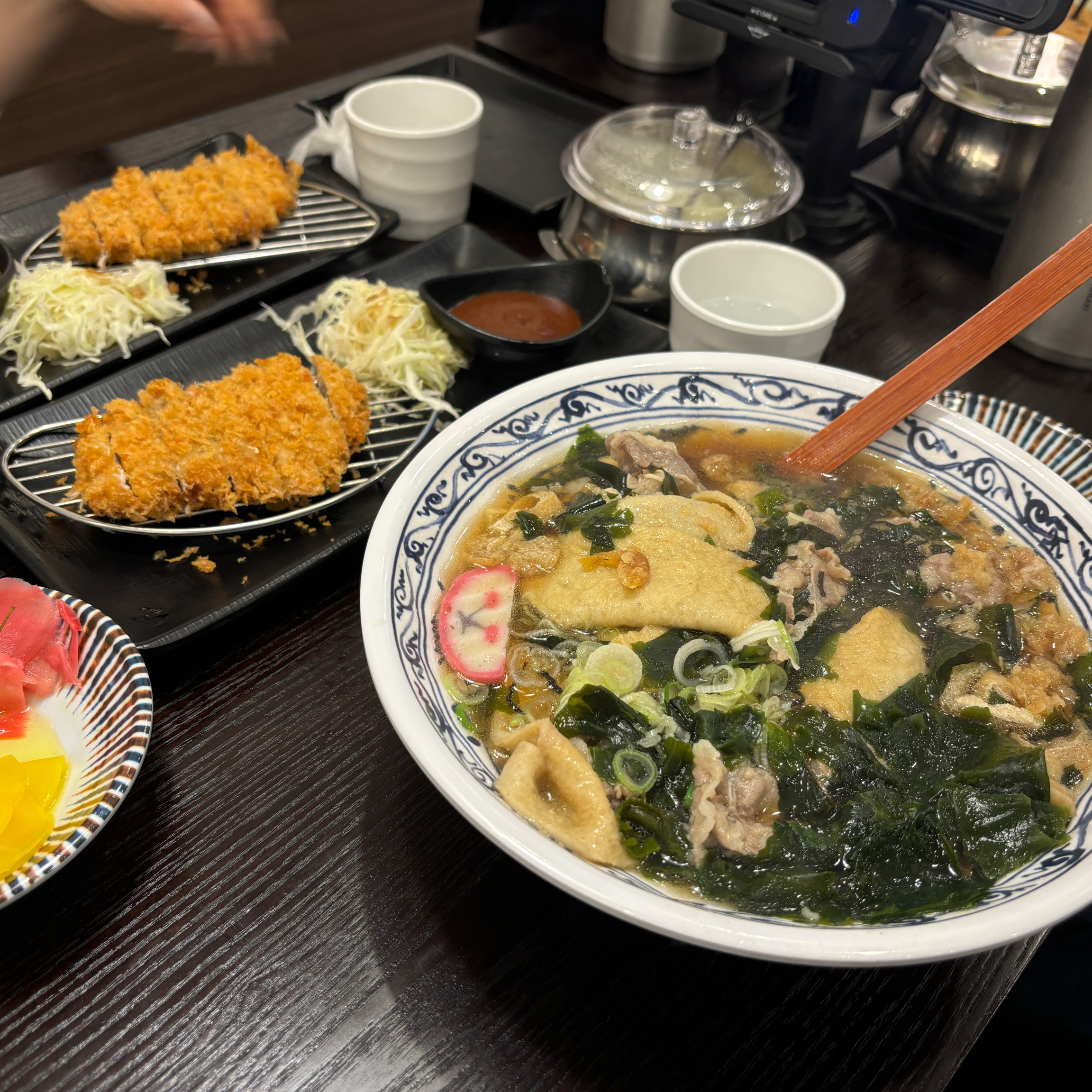 새로 오픈했다길래 왔는데 - 여의도역 맛집 삼동소바 여의도점