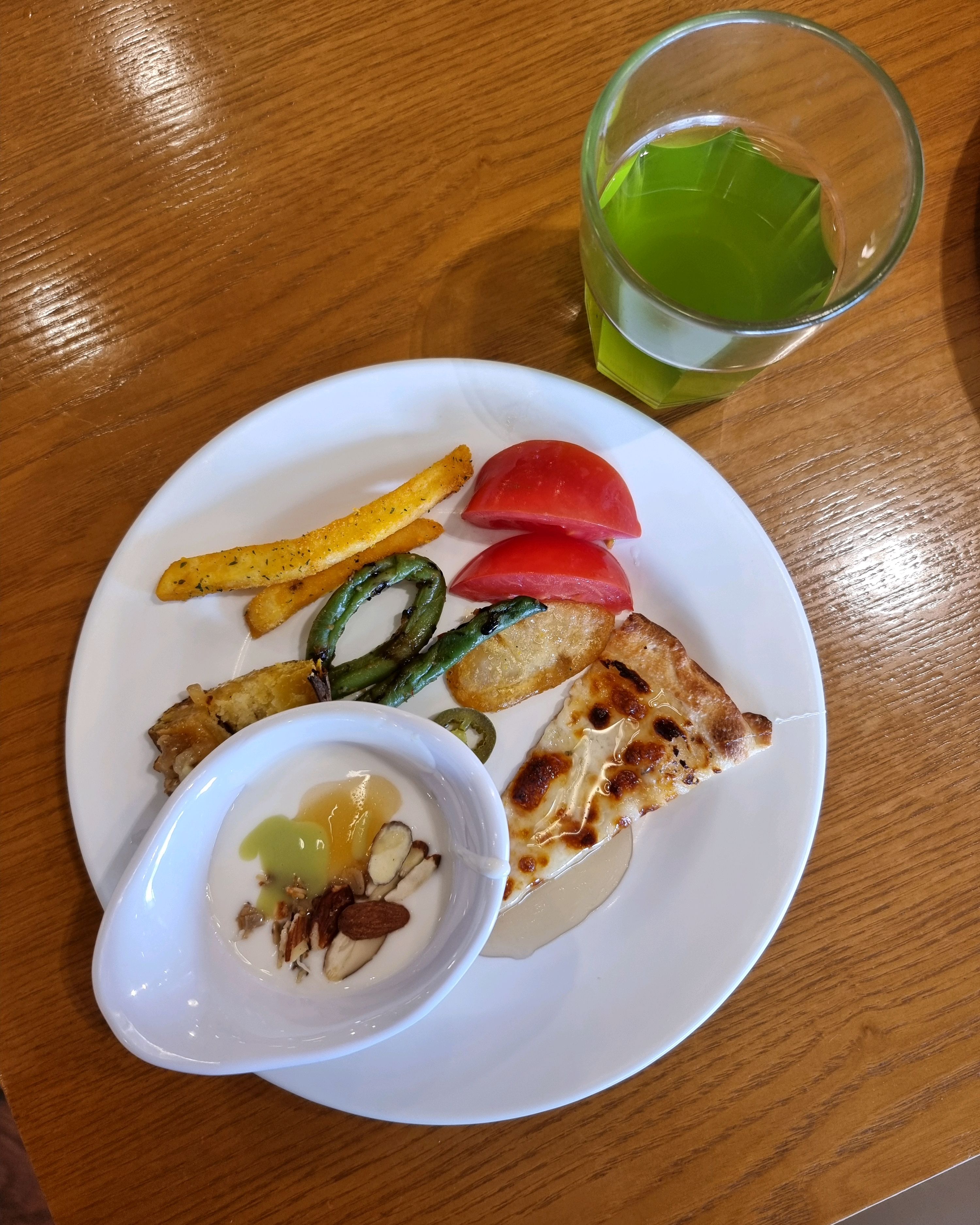 속초 여행을 할때 점심을 애슐리에서 자주 먹는다 몇년째 가격도 오르지않고 맛도 품격도 함께