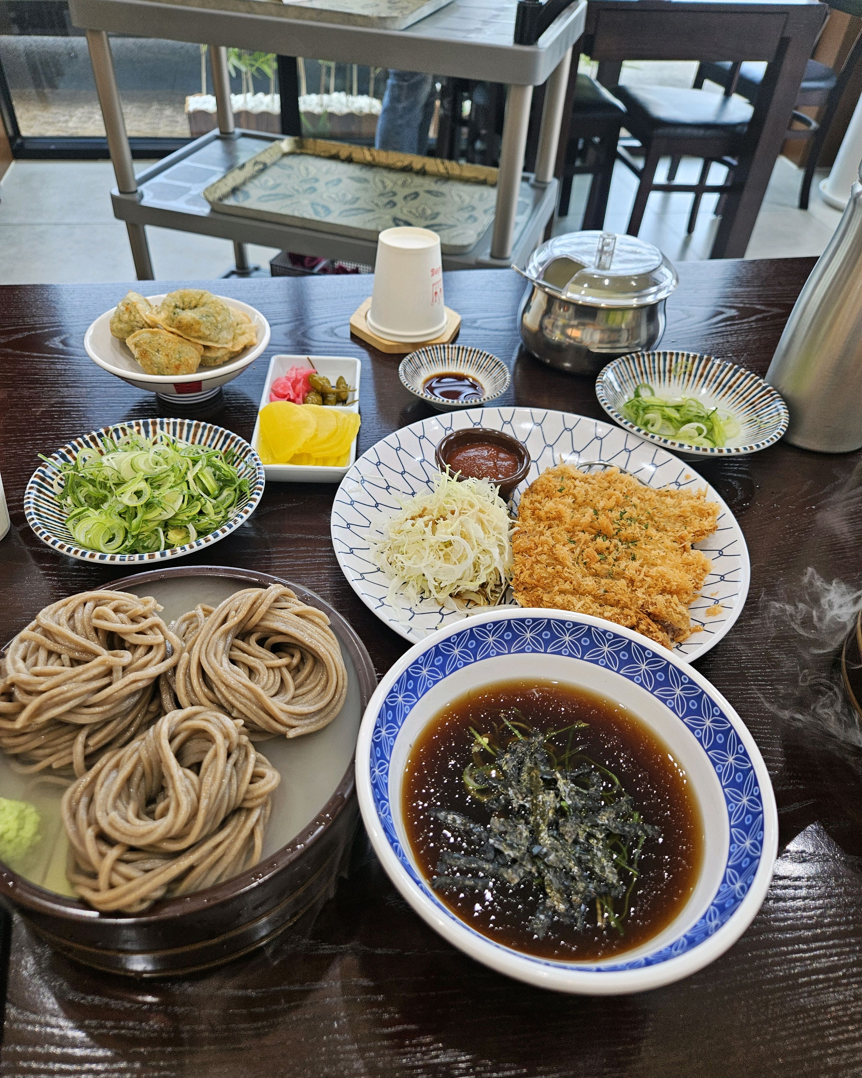 점심시간에 왔는데 자리도 쾌적하고 맛있게 먹고 갑니다^^ - 충북혁신도시 맛집 삼동소바 충북혁신점