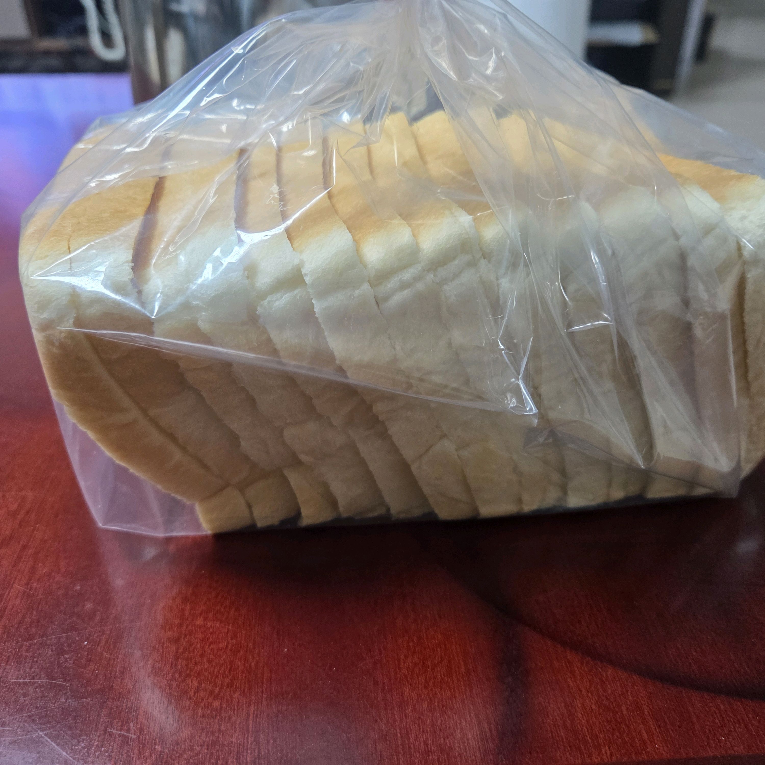 빵이 진짜 버터 우유맛이 너무 풍부합니다, - 여의도역 맛집 화이트리에 여의도점