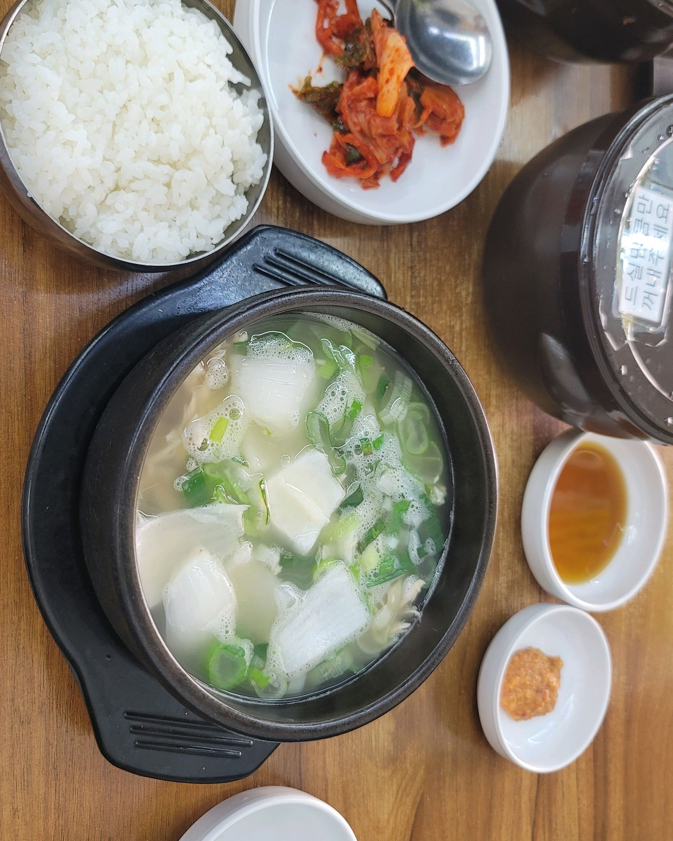 주차는 길가에 3대 정도 가능합니다. - 천호동 맛집 천호닭곰탕