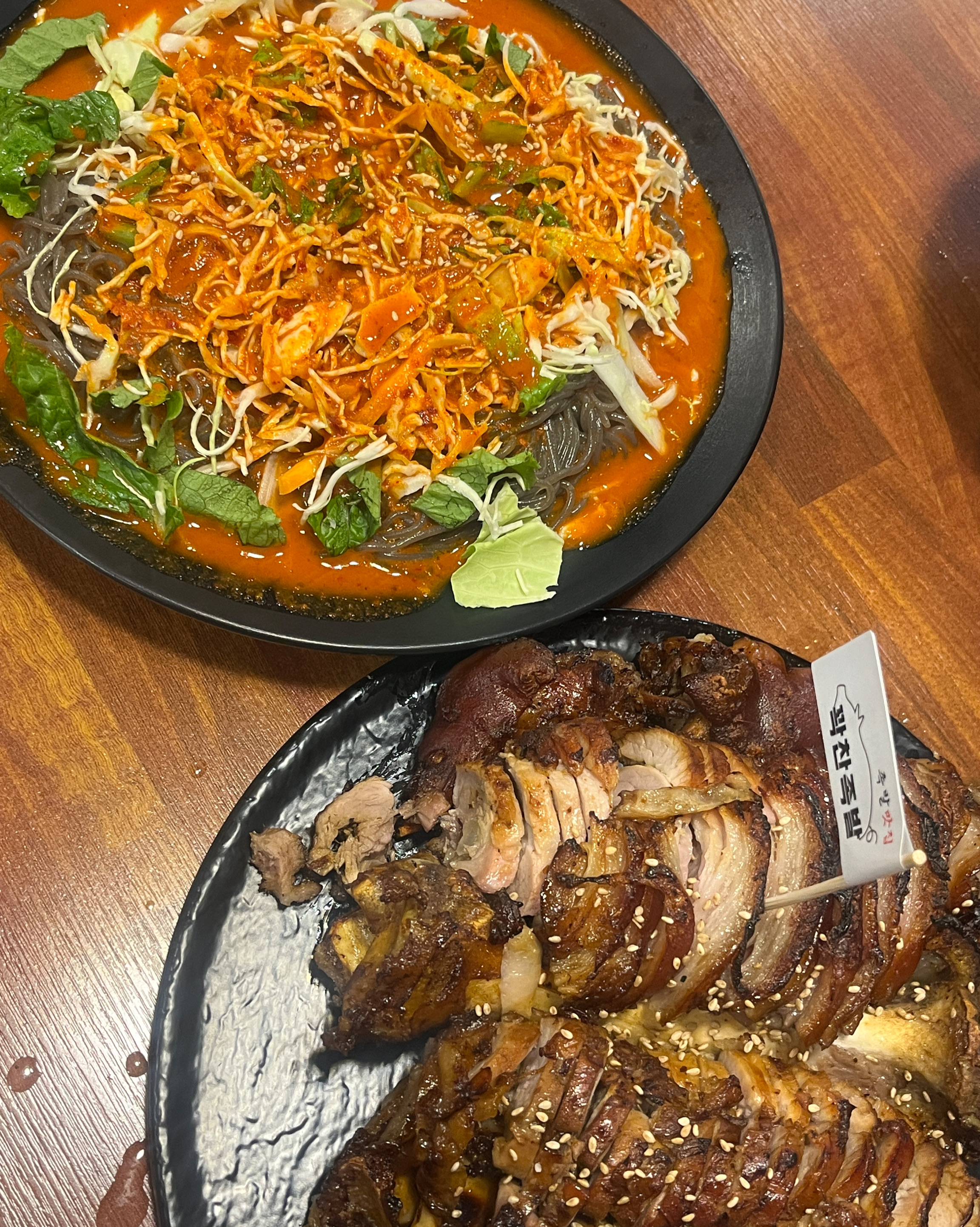 직원들이 너무 친절하고 화덕족발도 첨먹어봤는데 넘 맛있어요 - 안양 맛집 꽉찬족발 범계점