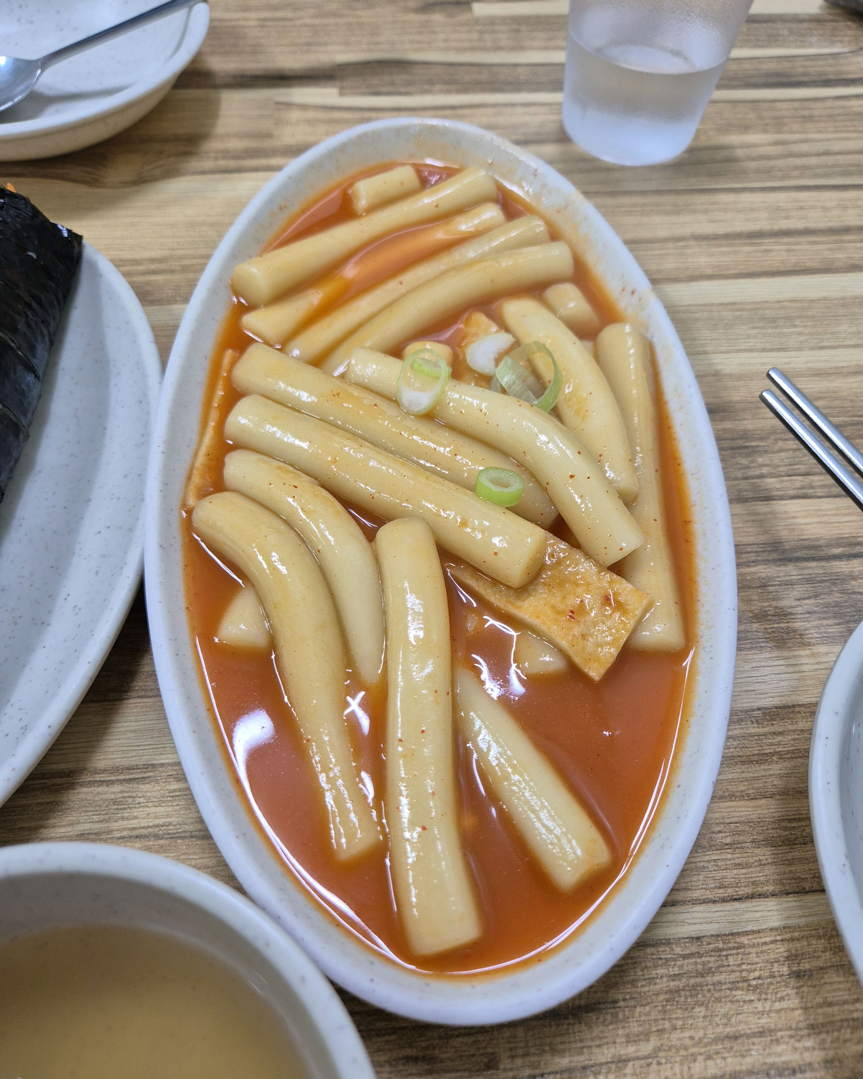 놀뭐에서 나와서 가봤는데 특별할 건 없네요. 가격은 저렴한 것 같지만 내용물이 별게 없어서