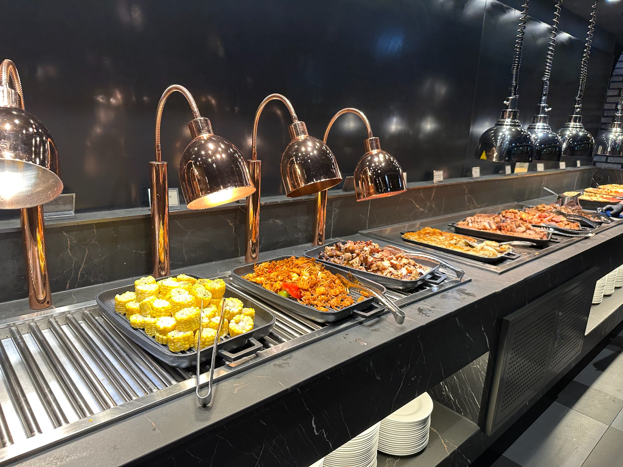 건물 한 층을 통채로 쓸 만큼 큰 초밥뷔페에요! - 동탄 맛집 고메스퀘어 동탄점