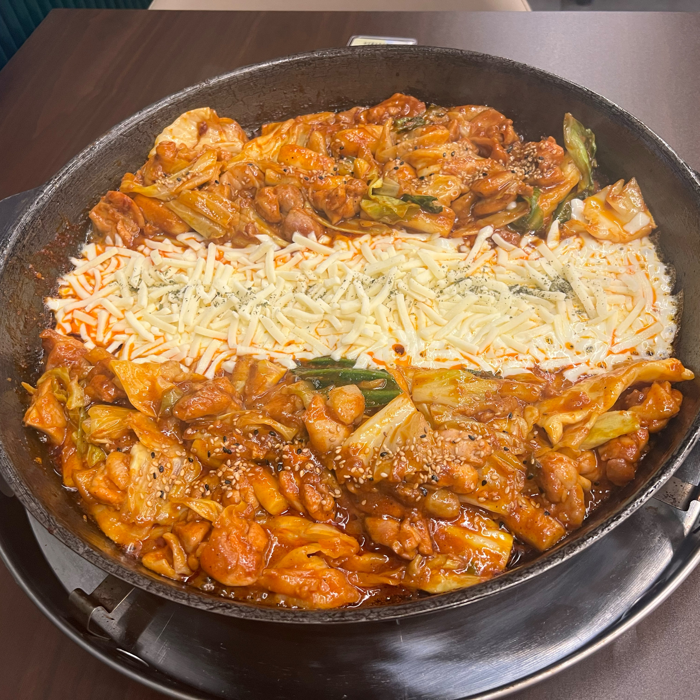 너무맛있어서 재방문했는데 오늘 드디어 사진을찍었습니다. 사장님도 직원분들도 너무친절해요 ㅠ