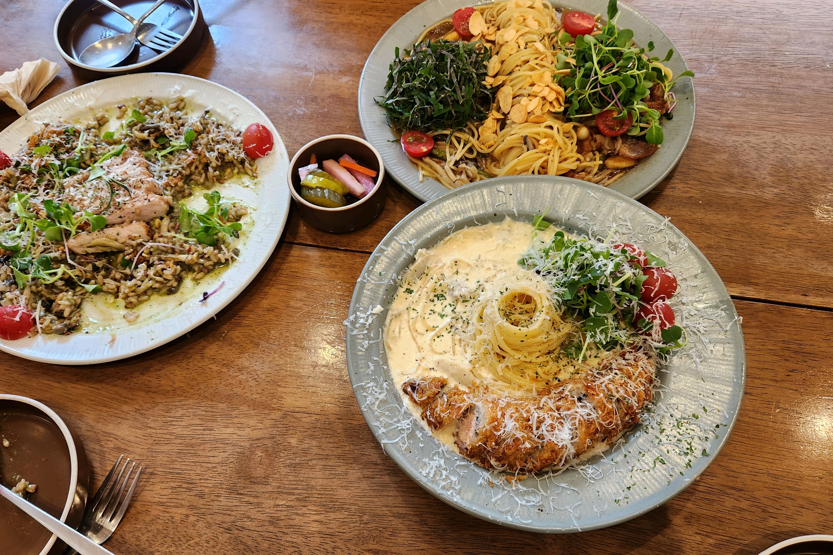 신부동에 계실때 뷰터 좋아했던 곳이에요! 시골오일파스타 역시 아직도 너뮤 너무 맛있네요!