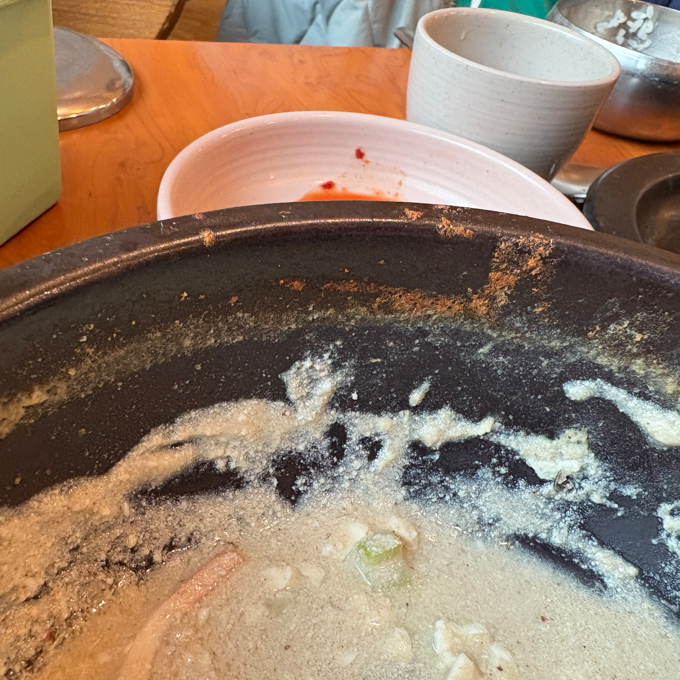 뚝배기 설거지를 좀 제대로 하셔야겠습니다. - 대전 맛집 정일품두손두부