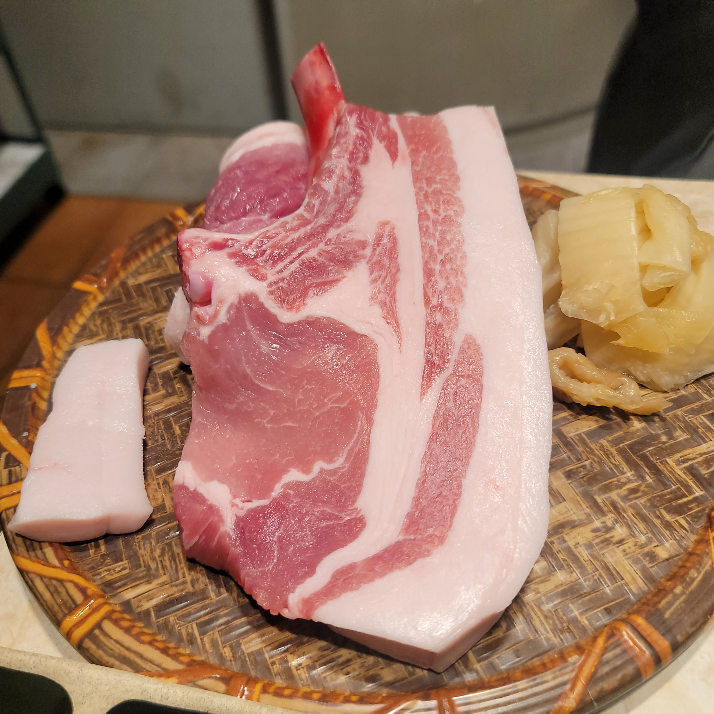 한정판 메뉴 맛있어요 흑돼지 흑돼지 하는 이유가 있네요~ - 제주 맛집 숙성도 제주본점
