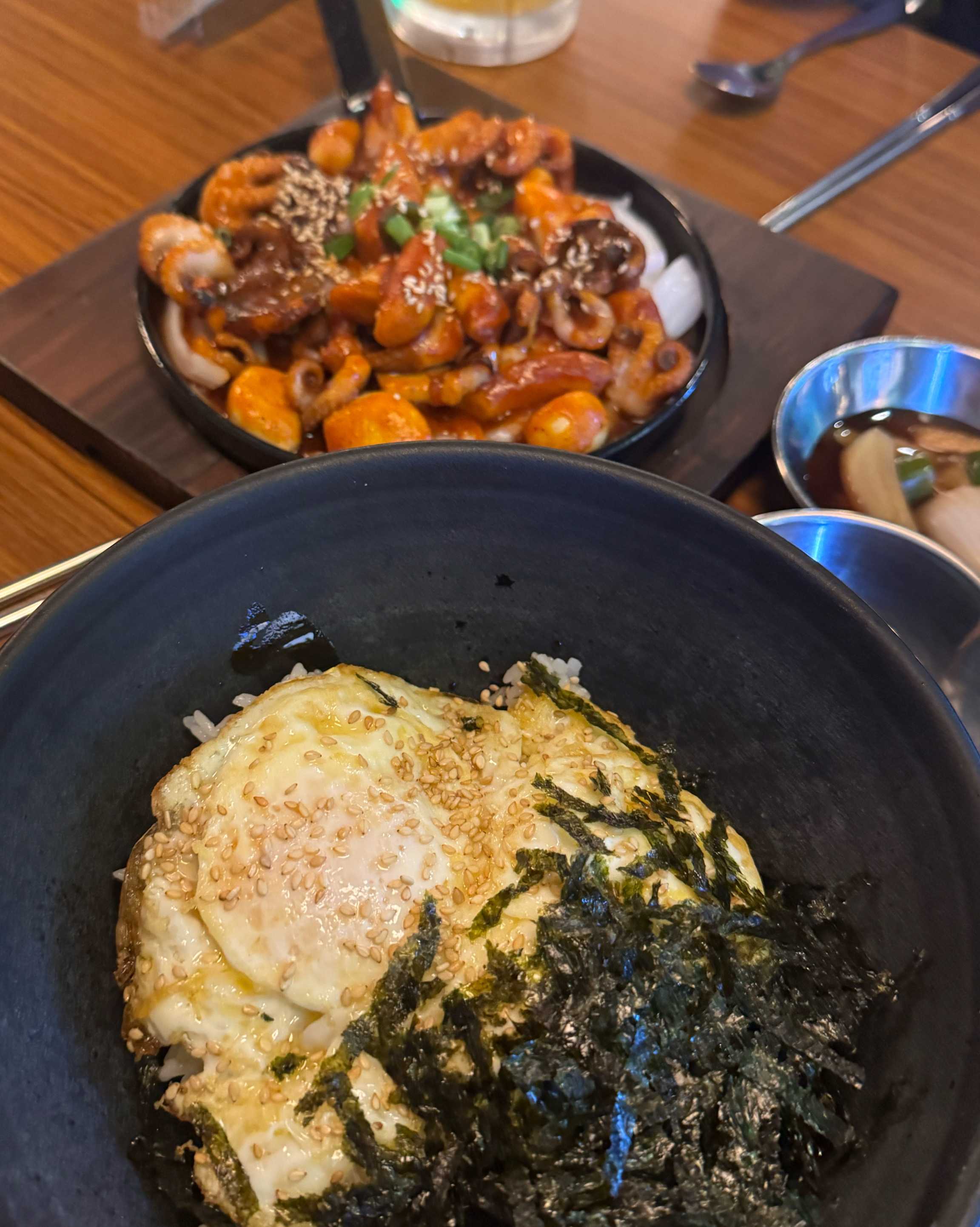 평일인데도 한테이블빼고 꽉차잇엇는데 - 불당동 맛집 79대포 불당점