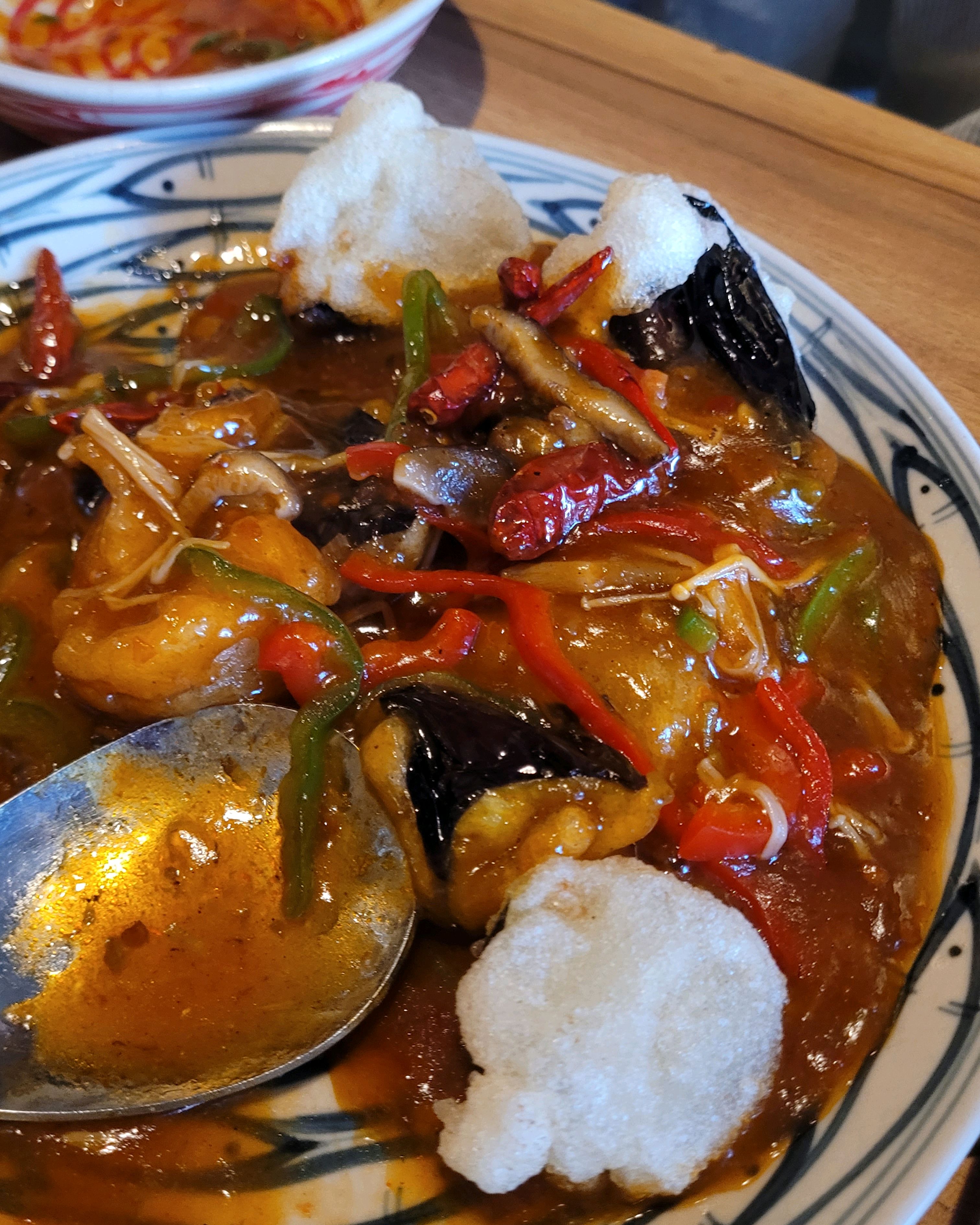 가성비도 좋고 메뉴가 다 맛있어요!! 지금날씨에는 야장에서 먹는 느낌도 납니다!! - 천호동 맛집 용문객잔