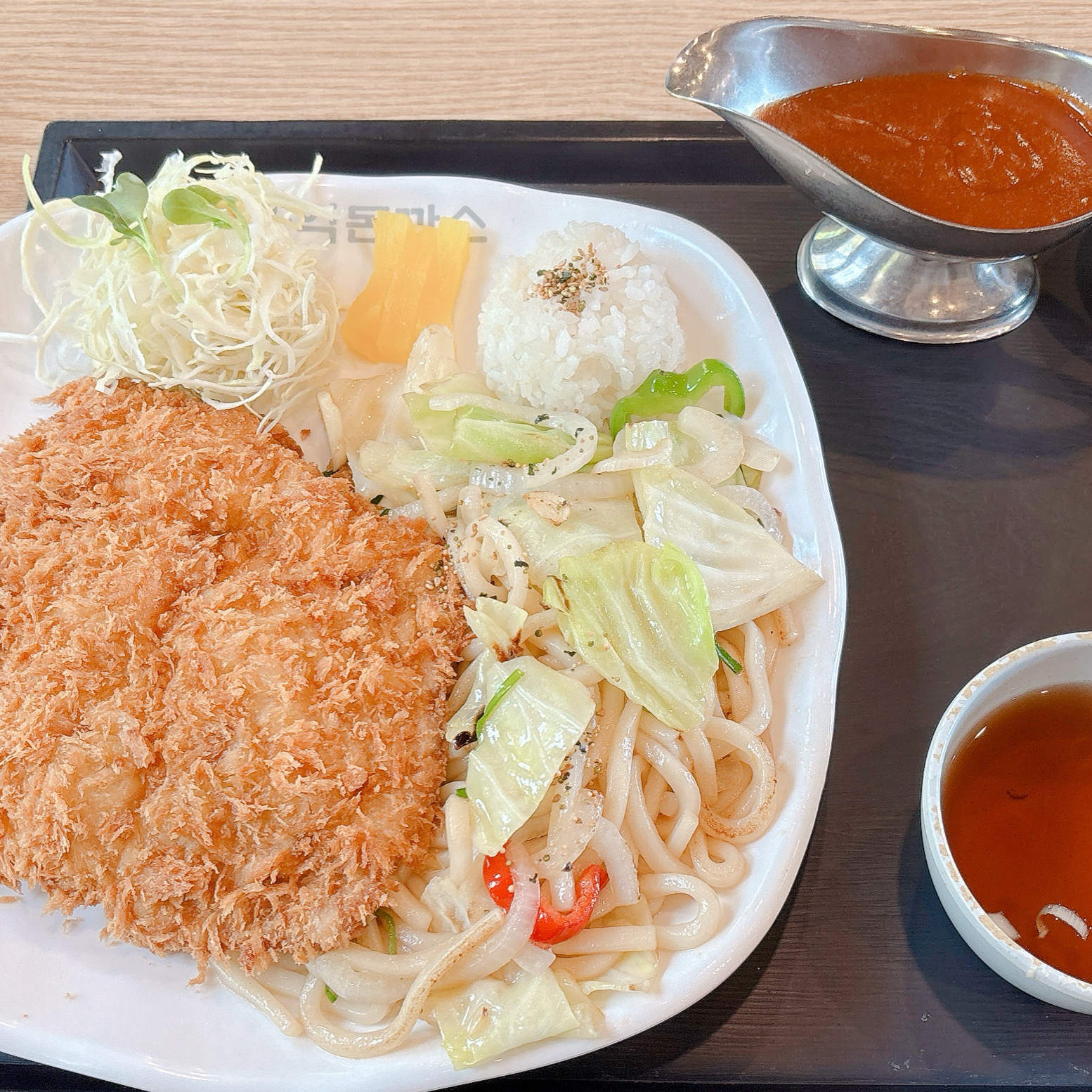영차 영차 찾아갔는데 너무 기대를 했나봉가~ - 비산동 맛집 홍익돈까스 안양점