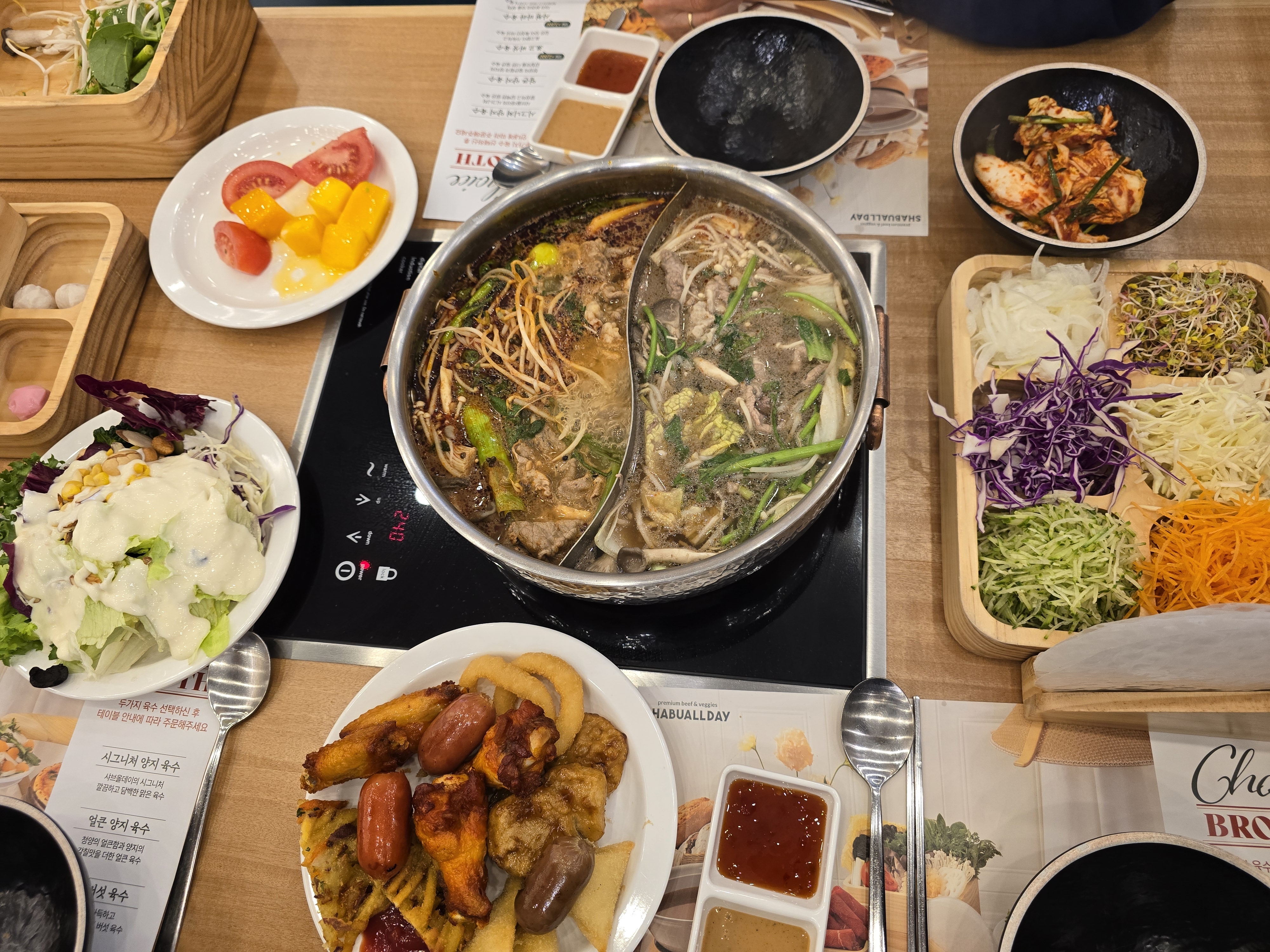 가족.친구모임하기 좋은장소에요.. - 봉일천 맛집 샤브올데이 파주봉일천점