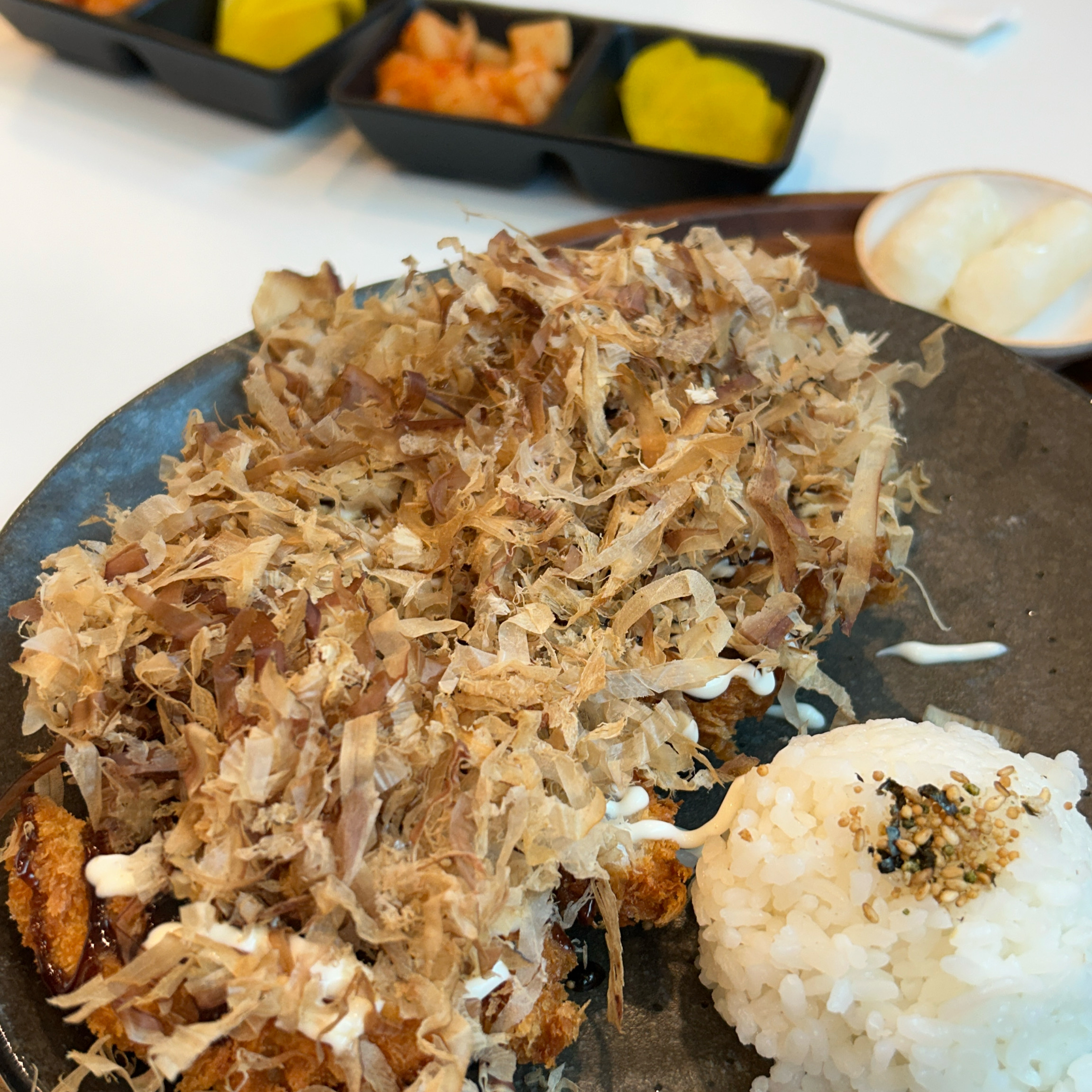 오늘따라 더 살아 숨쉬는 것같은 가쓰오부시.. 맛있게 먹고 갑니닷 🤗 - 마포역 맛집 백소정 마포점