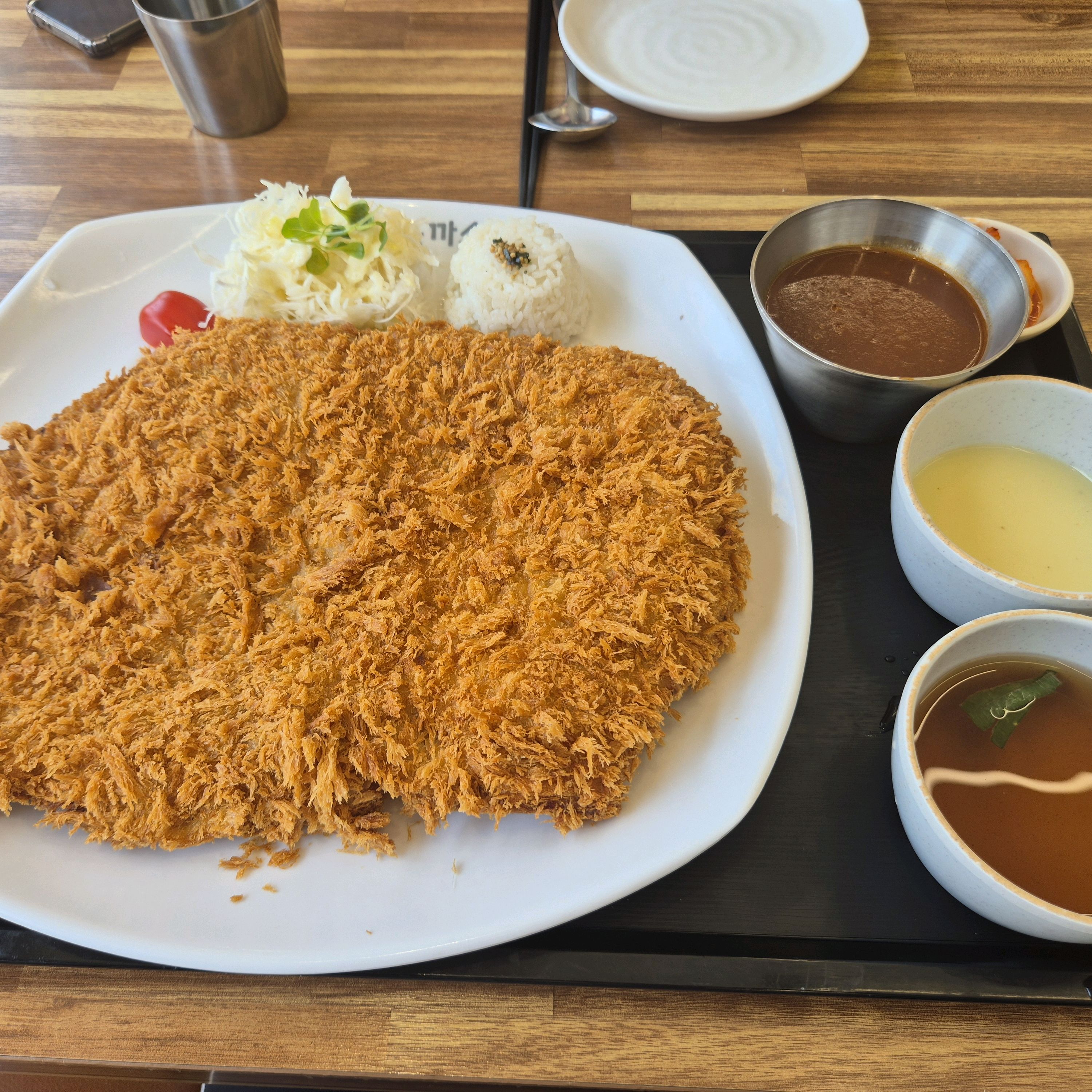 돈까스 진짜 커요 ㅎㅎ - 화성 봉담 맛집 홍익돈까스 봉담점