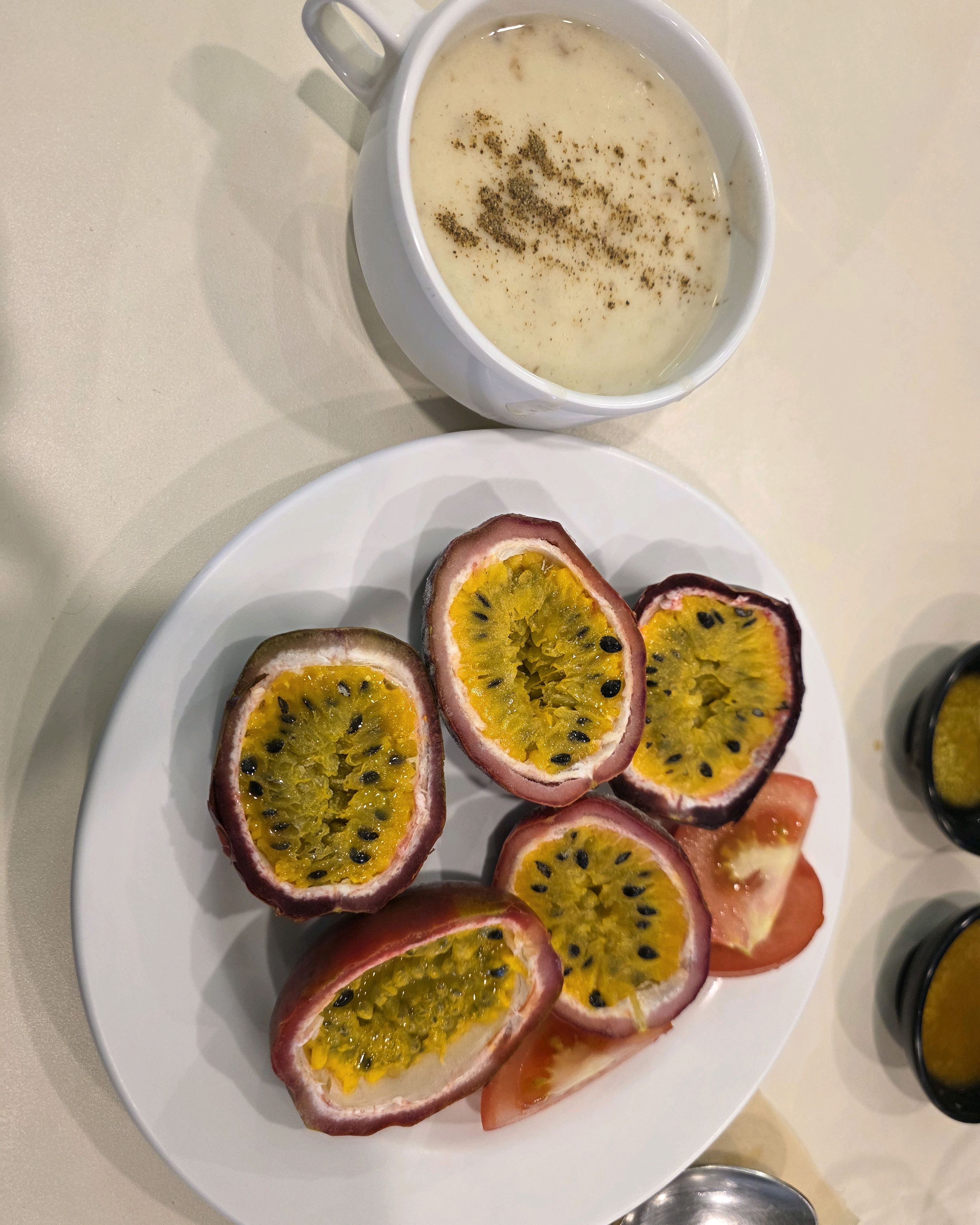 음식 깔끔하고 먹을만한 것들로 구성~ 초밥이 조금 아쉽기는 하지만 전체적으로 마음에 드는~