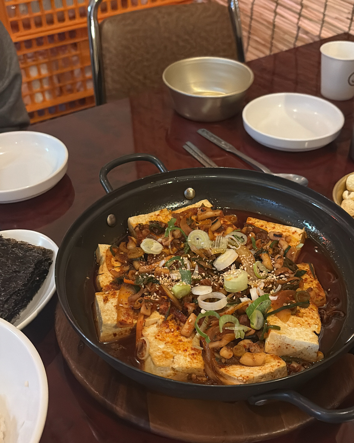 전 종류도 많고 너무 맛있어서 종종 먹으러 와요 ㅎㅎ 두부조림은 처음 시켜봤는데 너무 맛있