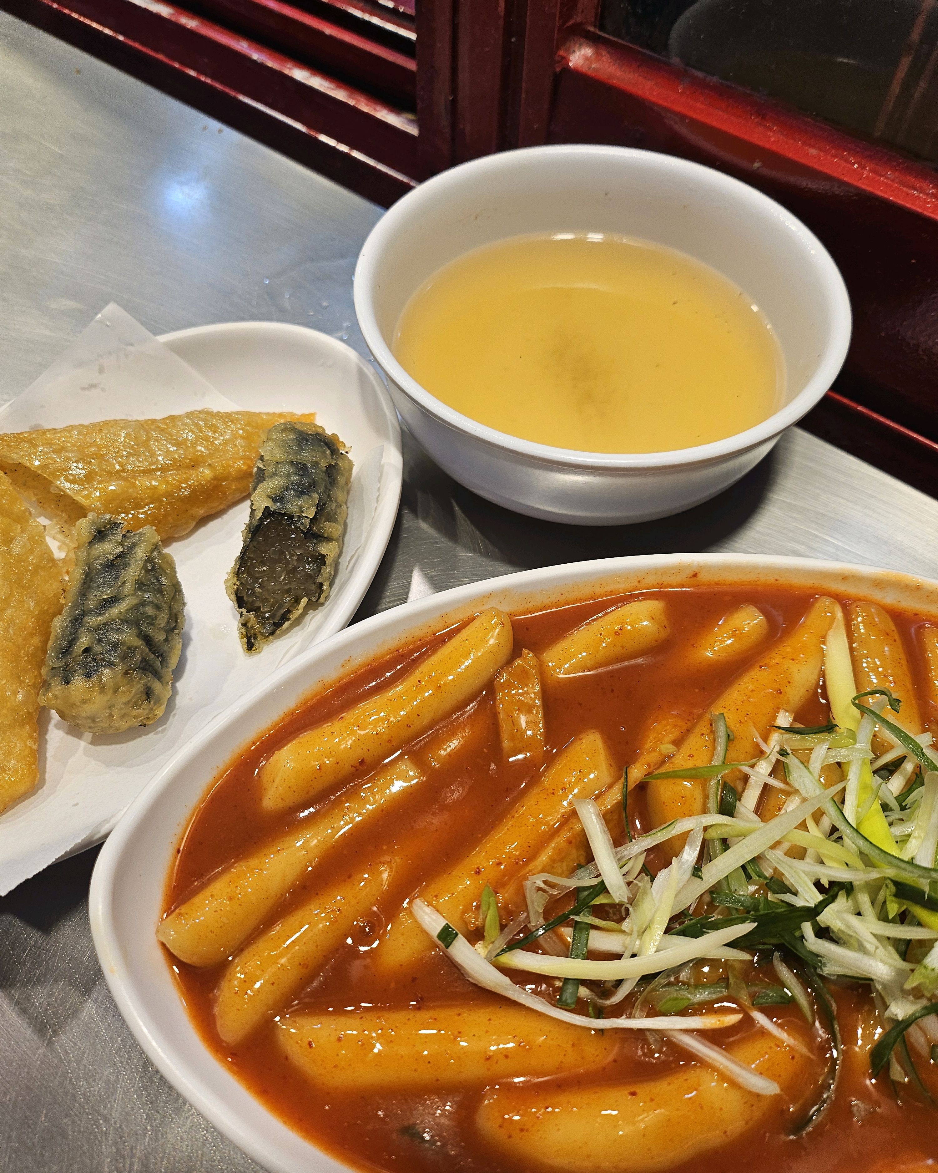 만두 외에 너무 별로였어요 - 인천 맛집 모녀떡볶이