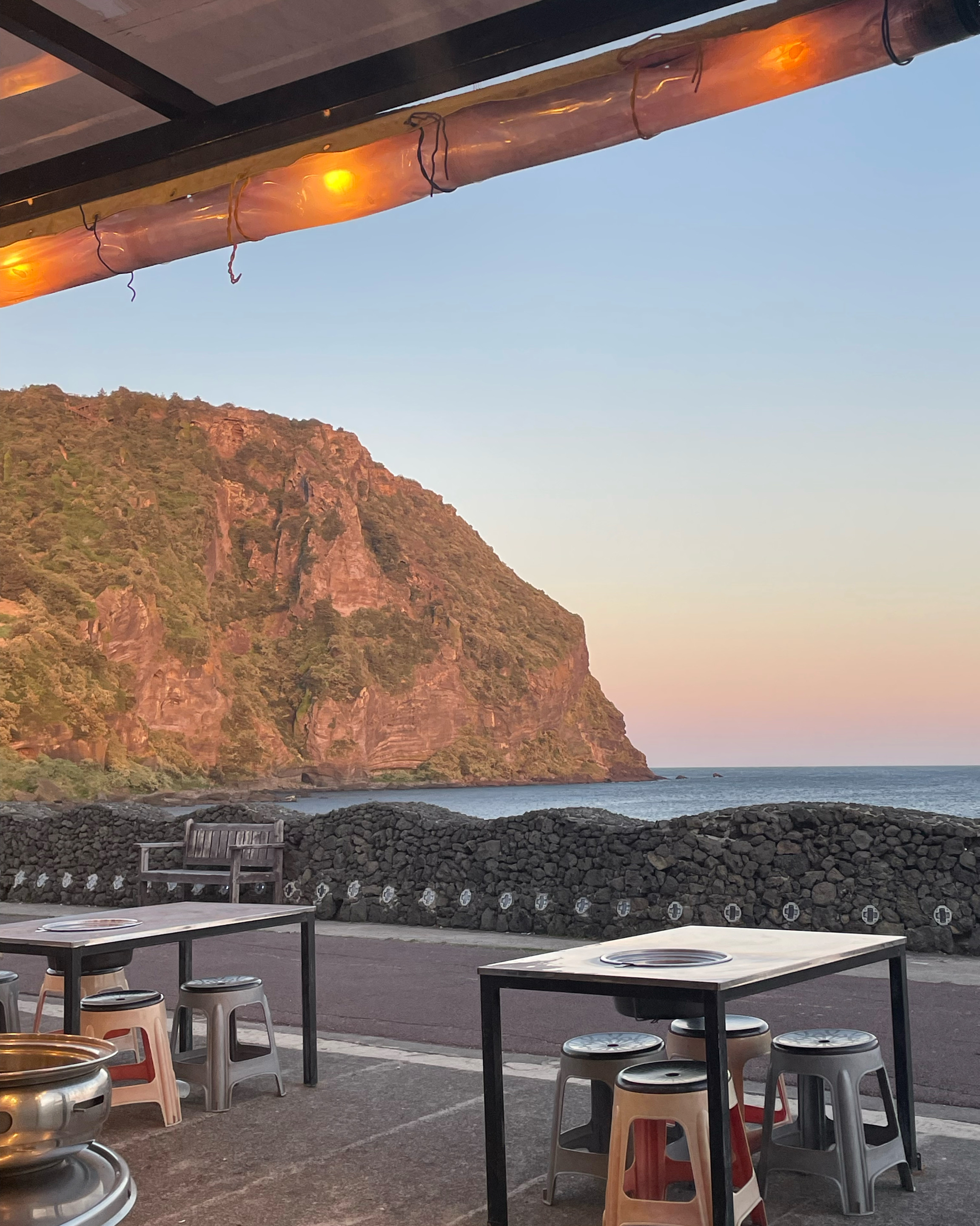 뷰 좋은 곳에서 너무 맛있고 즐겁게 시간 보냈습니다! - 제주 맛집 전망좋은횟집&흑돼지 성산본점