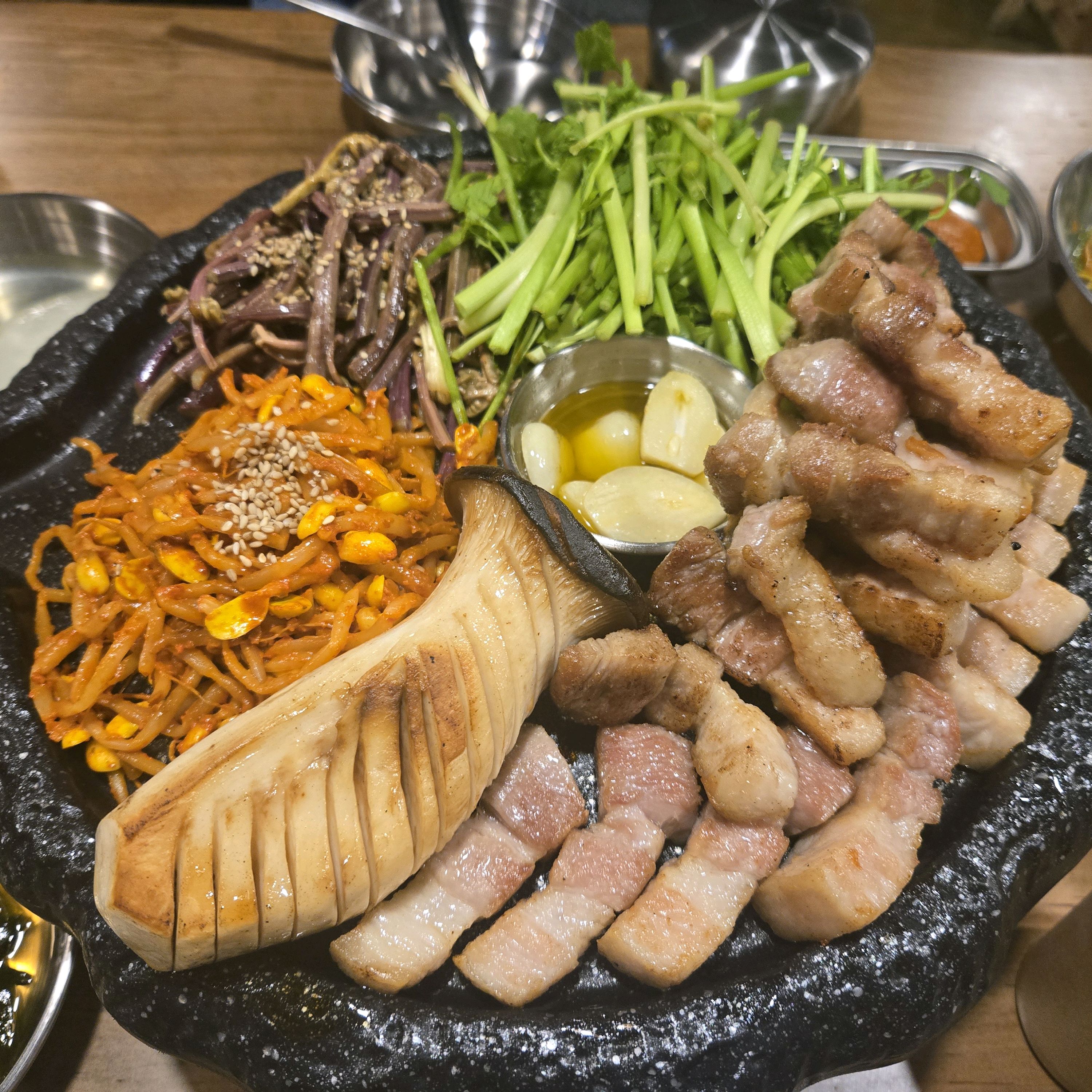 [용인 맛집 산장삼겹 수지구청점] 직접 가본 로컬 리뷰