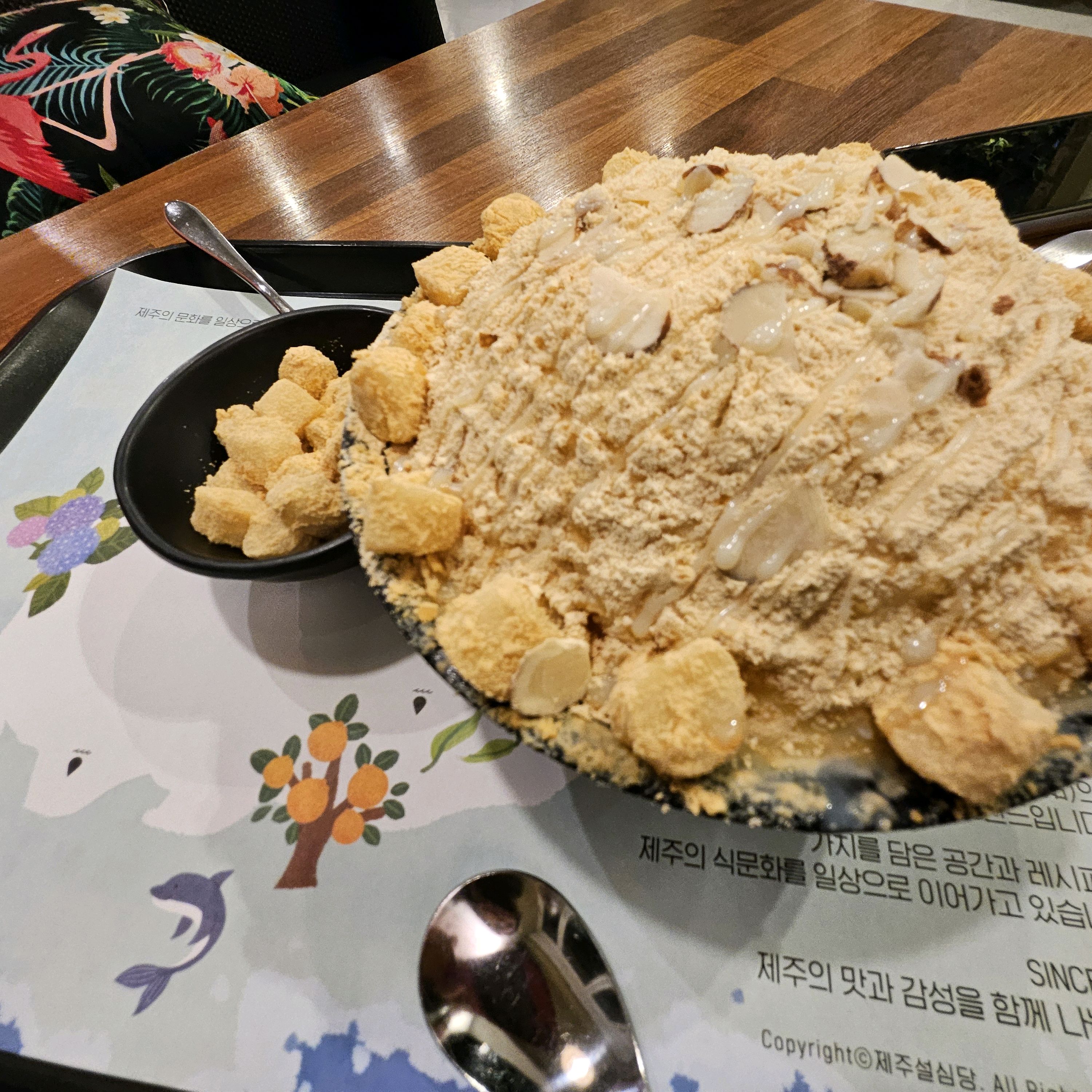 최애 카페에요. 제주도 최고의 팥빙수 맛집이에요. 가족이랑 와서 먹고갑니다. 우리딸이 여