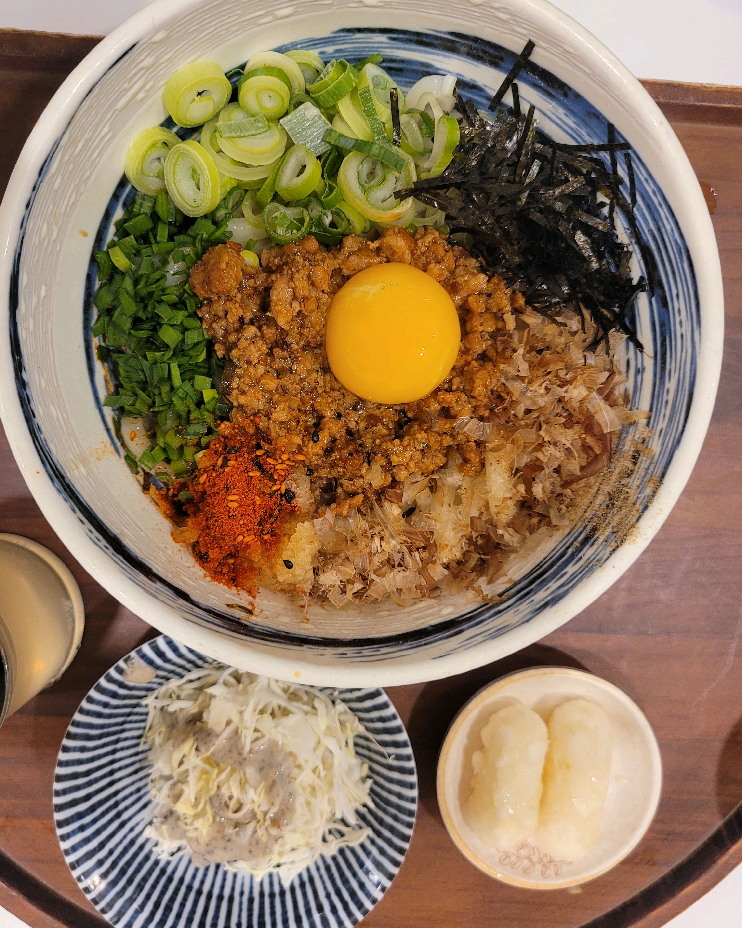 연동 시내 나왔다가 아이들랑 매장이 깔끔해 보여서 들어왔어요! 마제소바 처음 먹어보는데 비