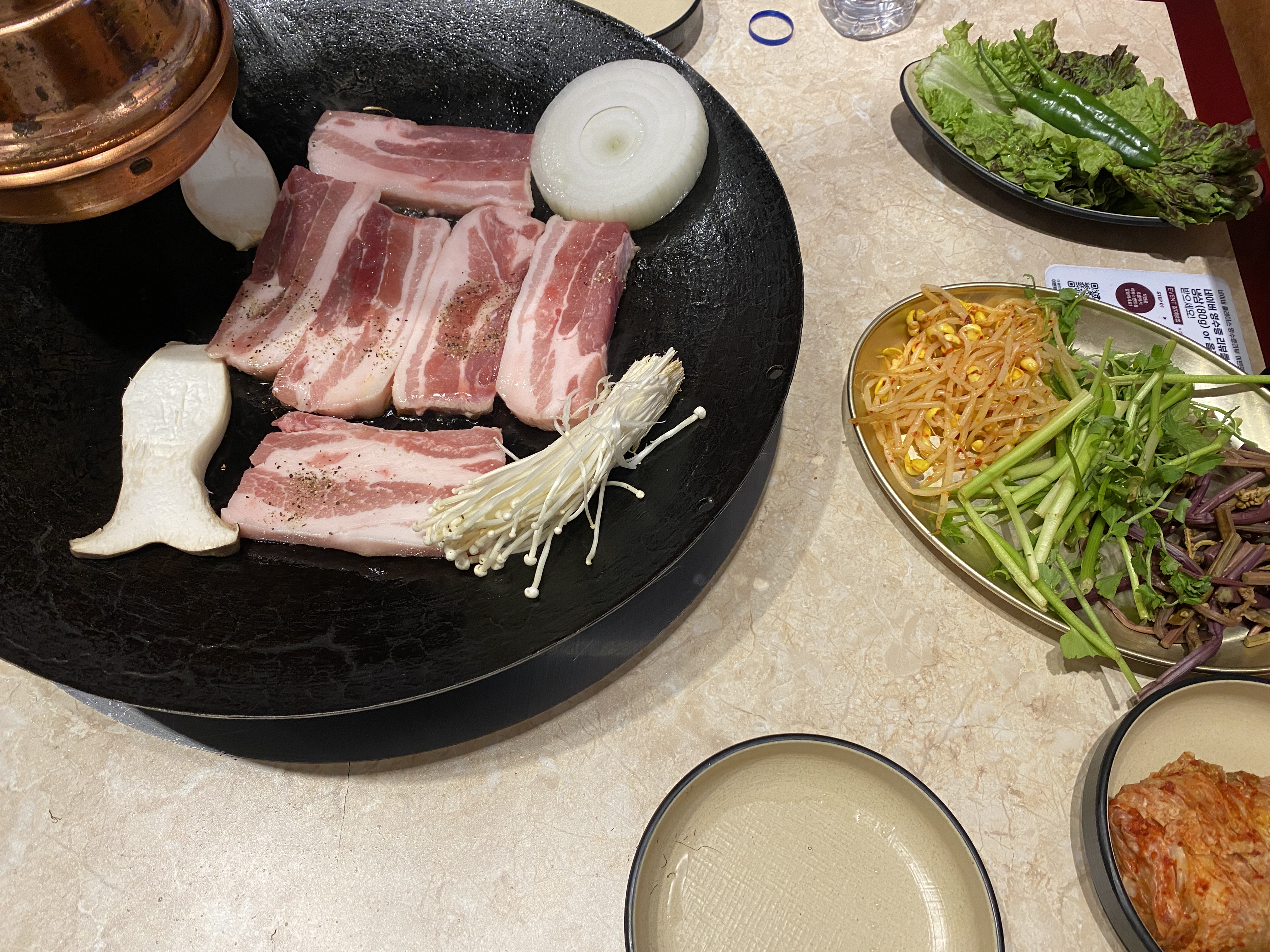 쭈삼먹으러 왔는데 쭈꾸미 없어서 아쉬웠는데 - 안양 맛집 오복솥뚜껑 범계점