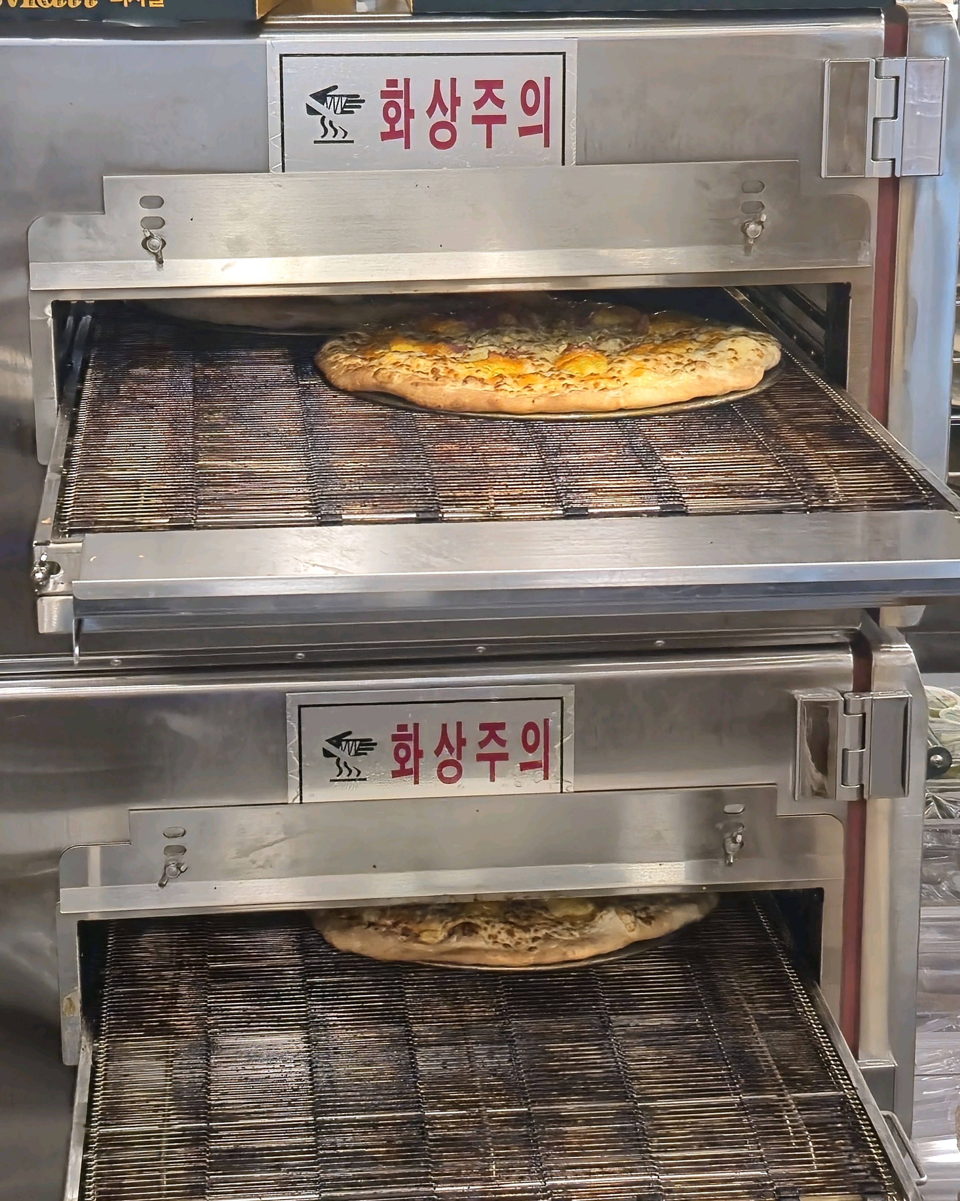 불광점 새로 리뉴얼 된거 같아요~ 일단 너무 깔끔하고 직원분들 진짜 친절하셔서 자주 방문