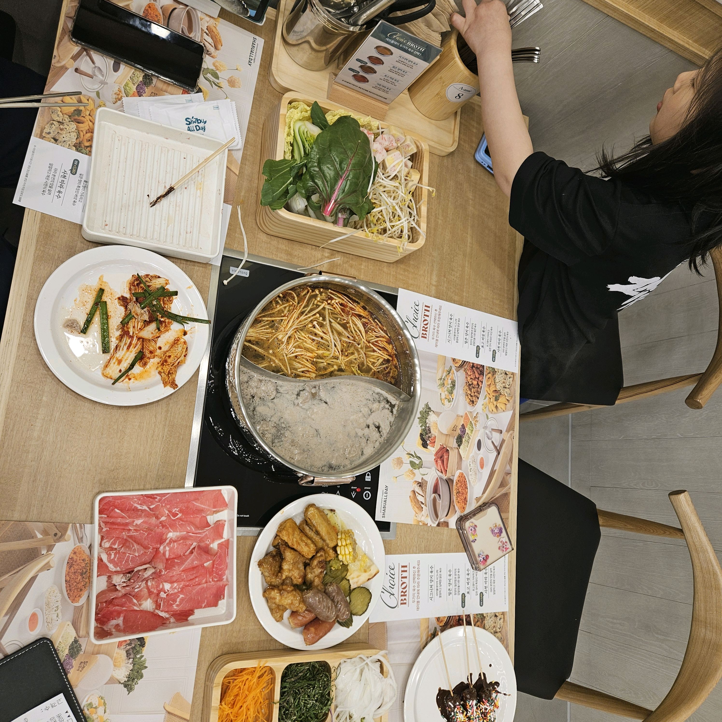 오픈 날이 둘째 생일이라서 가족들이랑 같이 저녁을 먹고 왔어요. - 용인 처인구 맛집 샤브올데이 용인IC점
