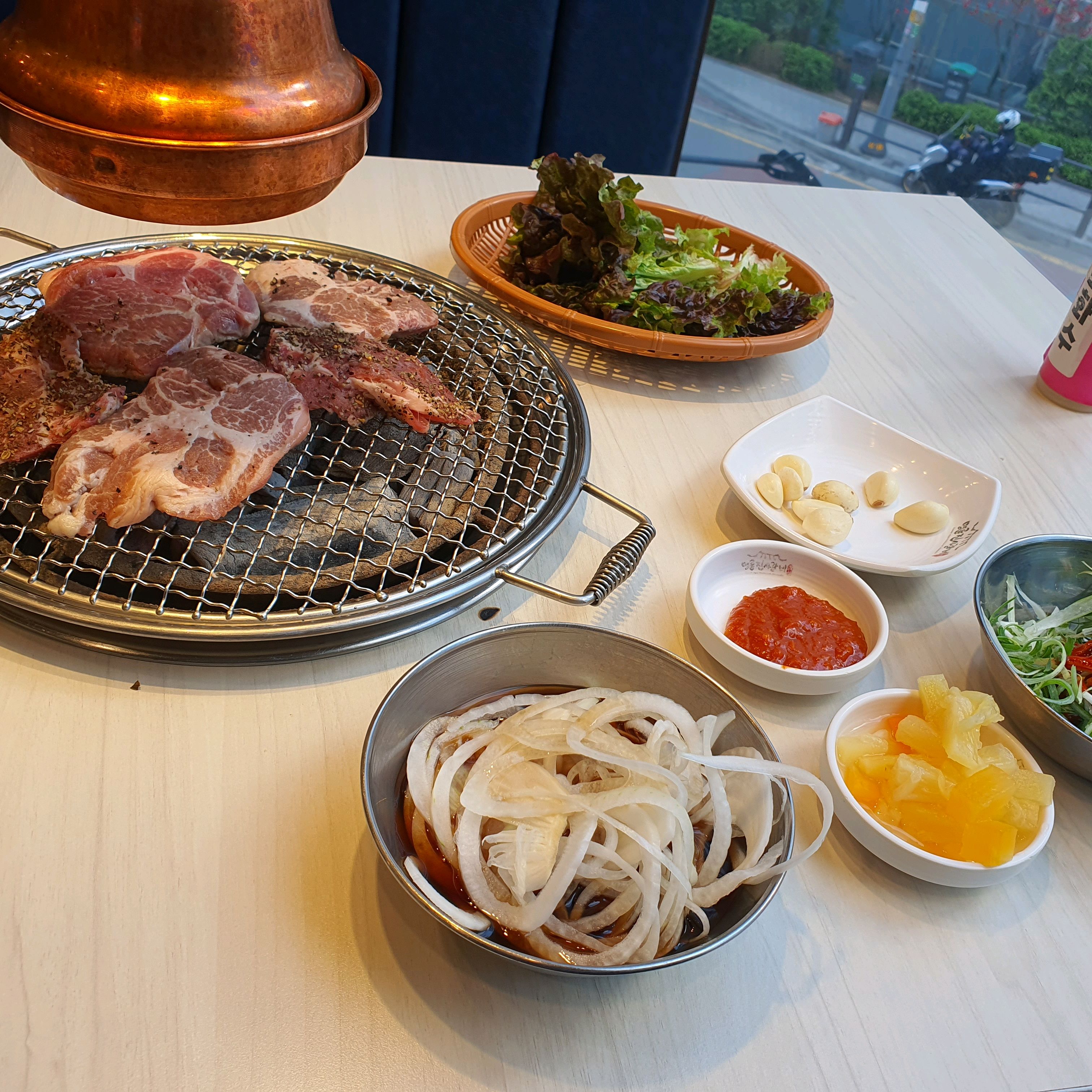 1인사업자라 가끔 고기가 먹고싶어도 마땅히 갈데가 없었는데 평일 오후시간은 사장님이 괜찮다