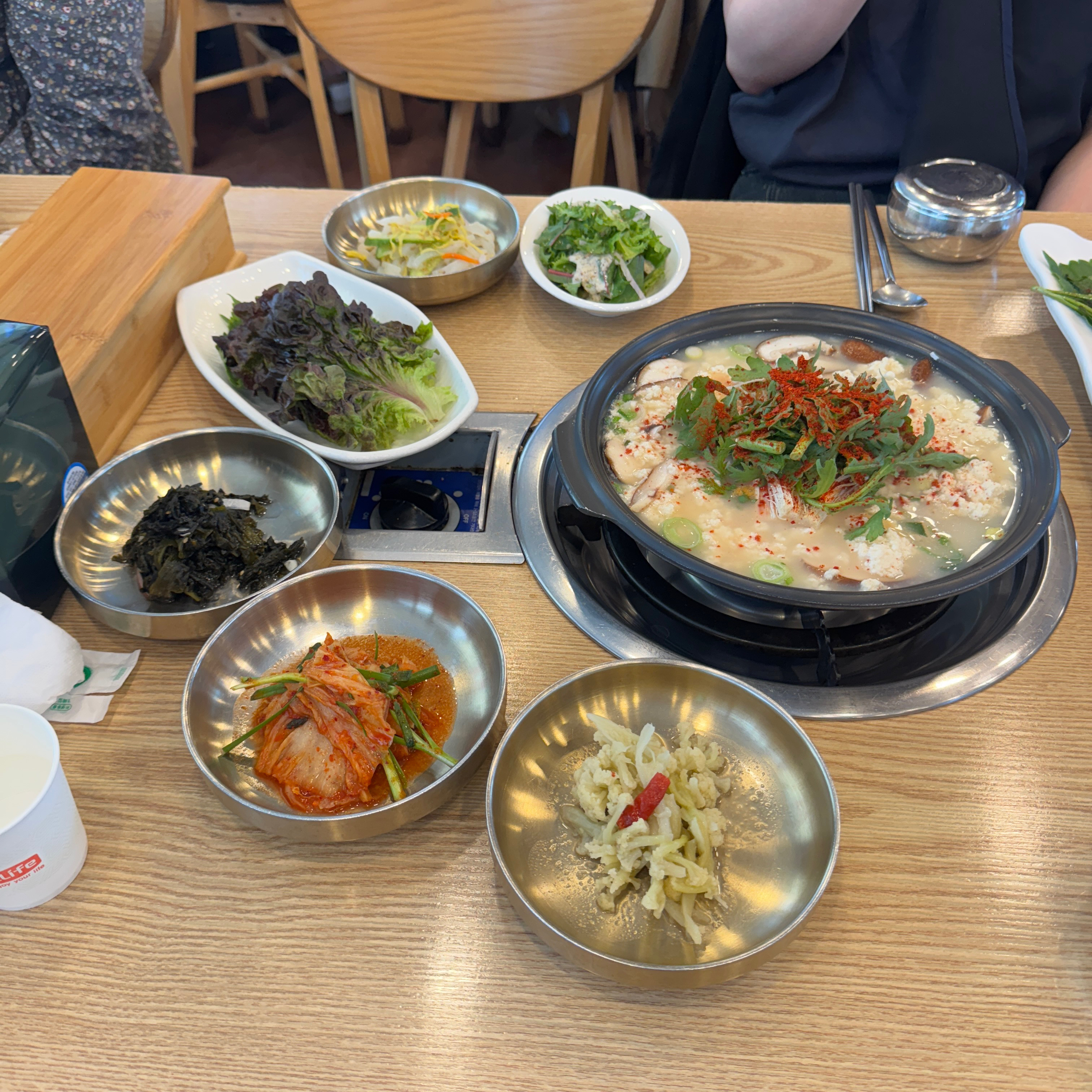 강릉 드라이브 후 들른 강릉초당순두부 맛집! 가게에 들어서자마자 직원분들의 친절한 응대에
