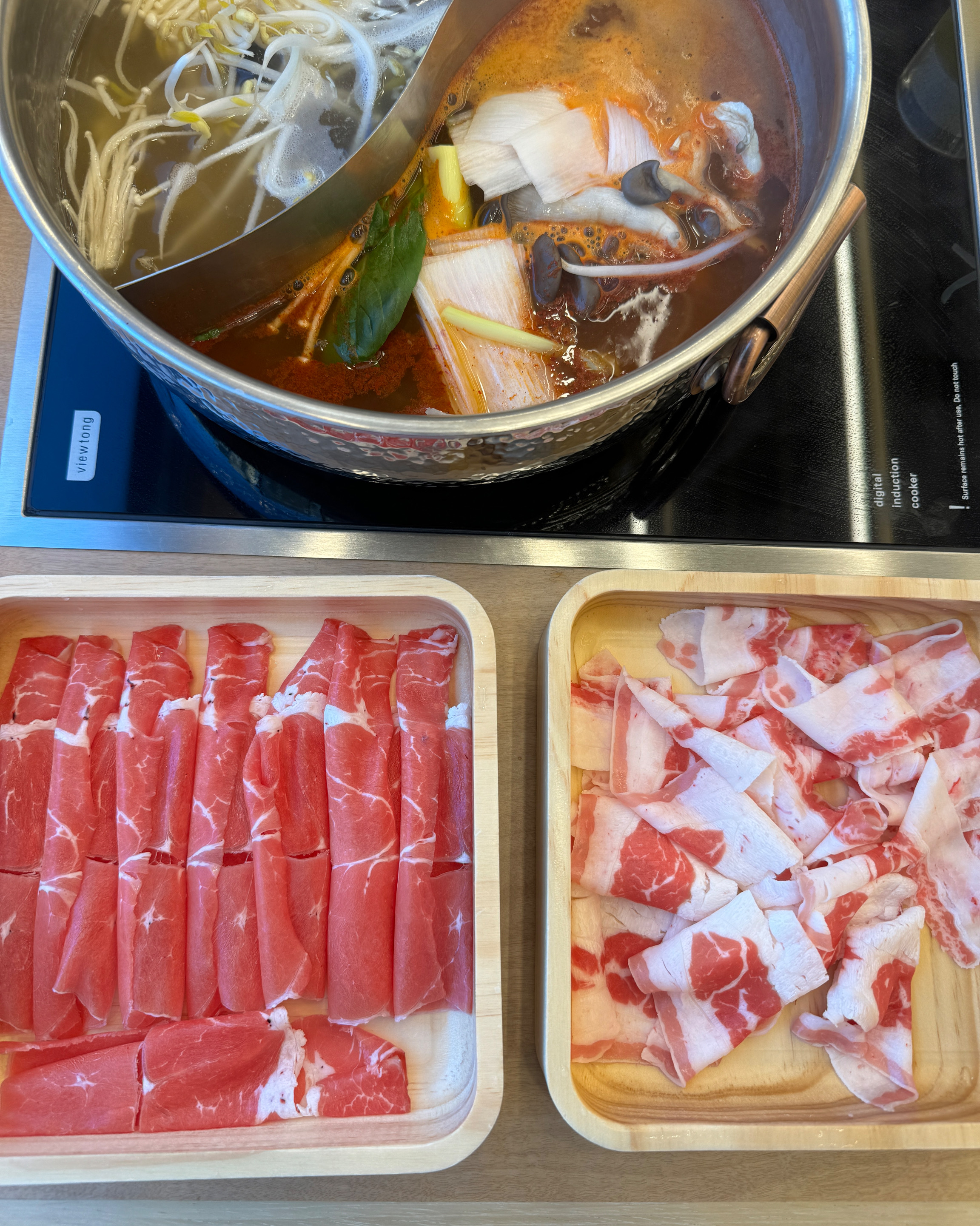 배부르고 맛있게 잘먹었어요! 야채 신선굿! 웨이팅 필수고 사람많았지만 좋았어요 : ) - 속초 교동 맛집 샤브올데이 속초점