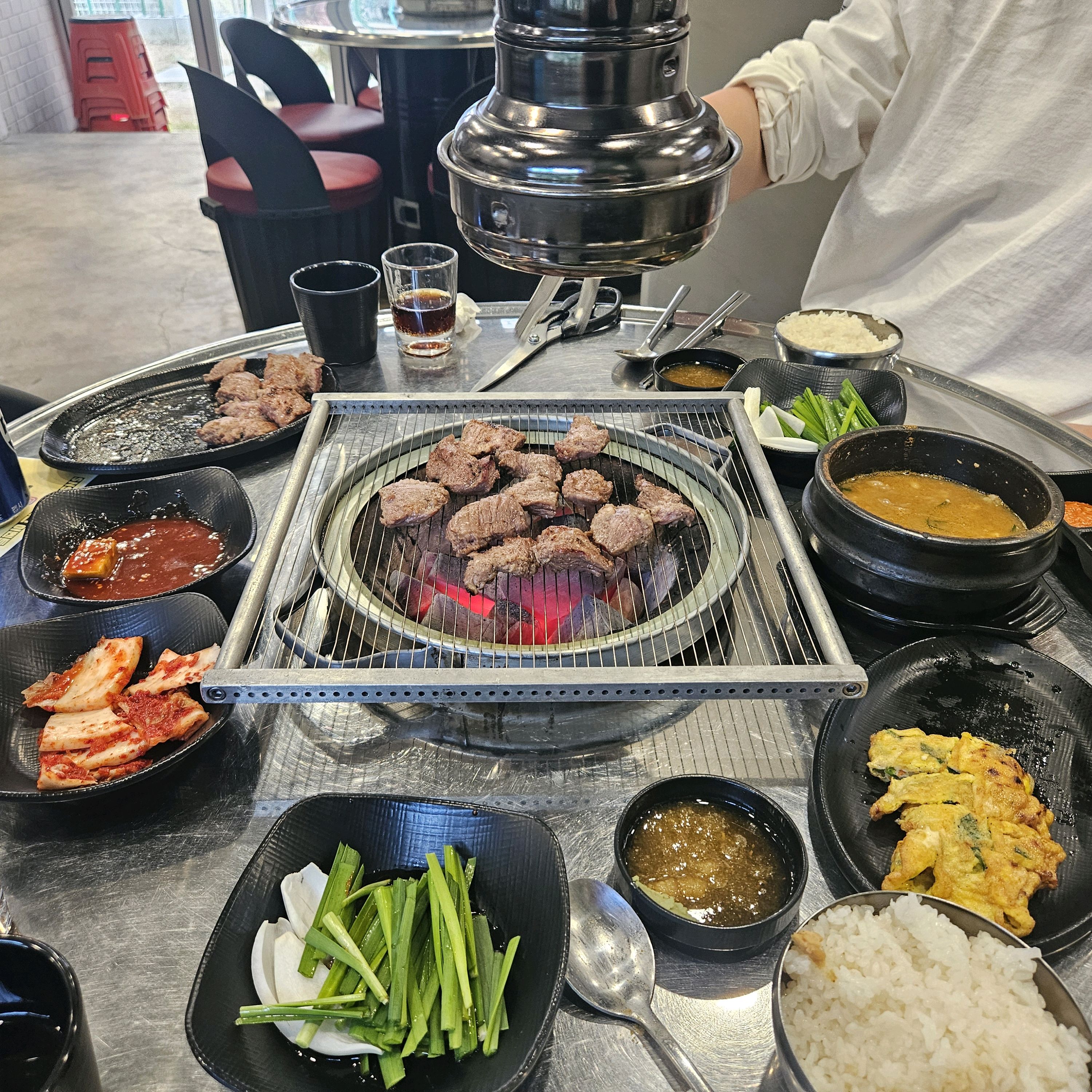주변에서 맛있다고 소문이 자자해서 와봤는데 너무 맛있어요~ 친절하고~ 청국장, 계란말이도 