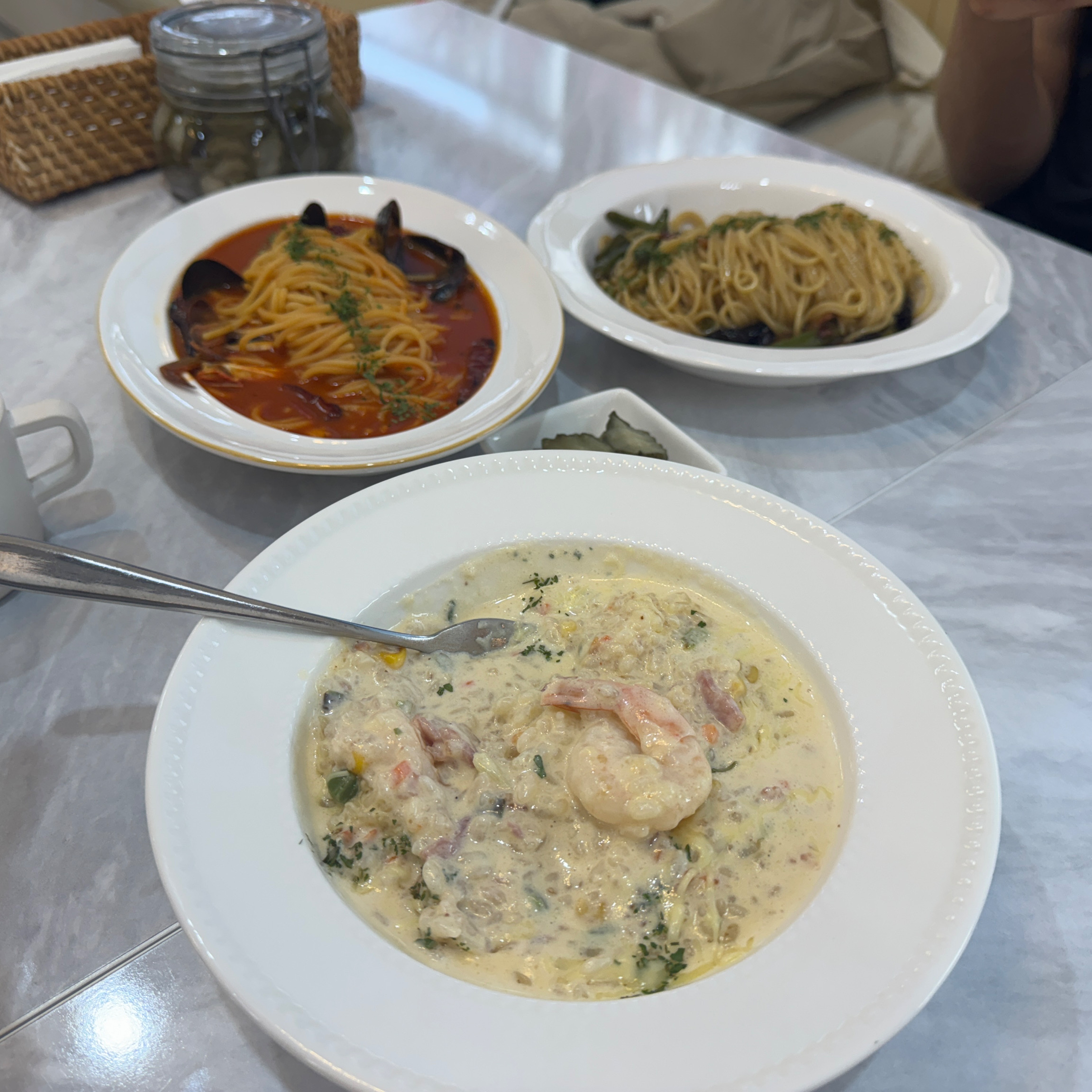 리조또랑 매운 파스타종류 시켰는데 매콤하고 맛있어요! 아이도 엄청 잘먹네요 ㅎㅎ - 아바이마을 맛집 미태리 속초교동점