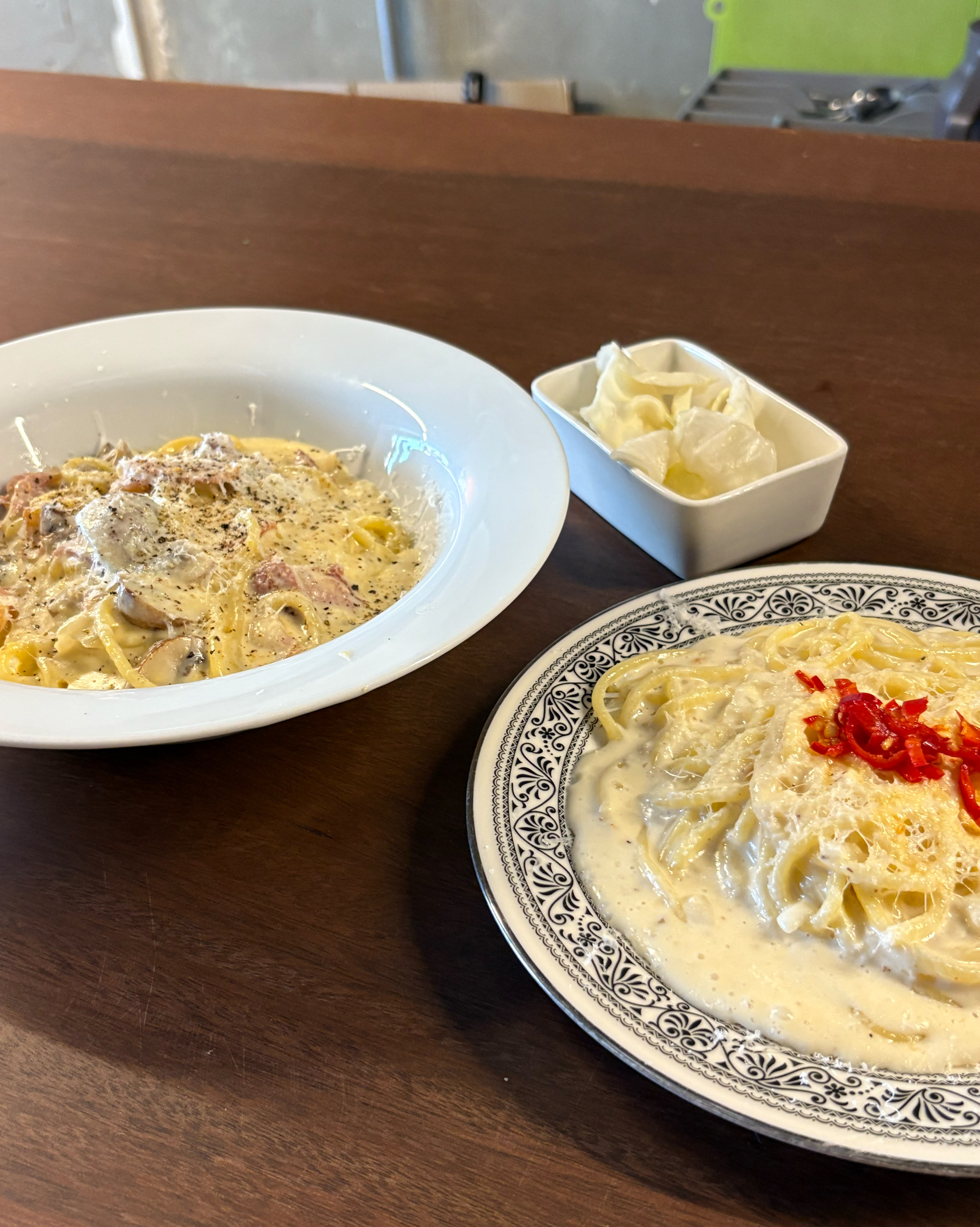 매장 분위기도 너무 좋고 외국에 온 것 같아요! - 망원동 맛집 논드라이