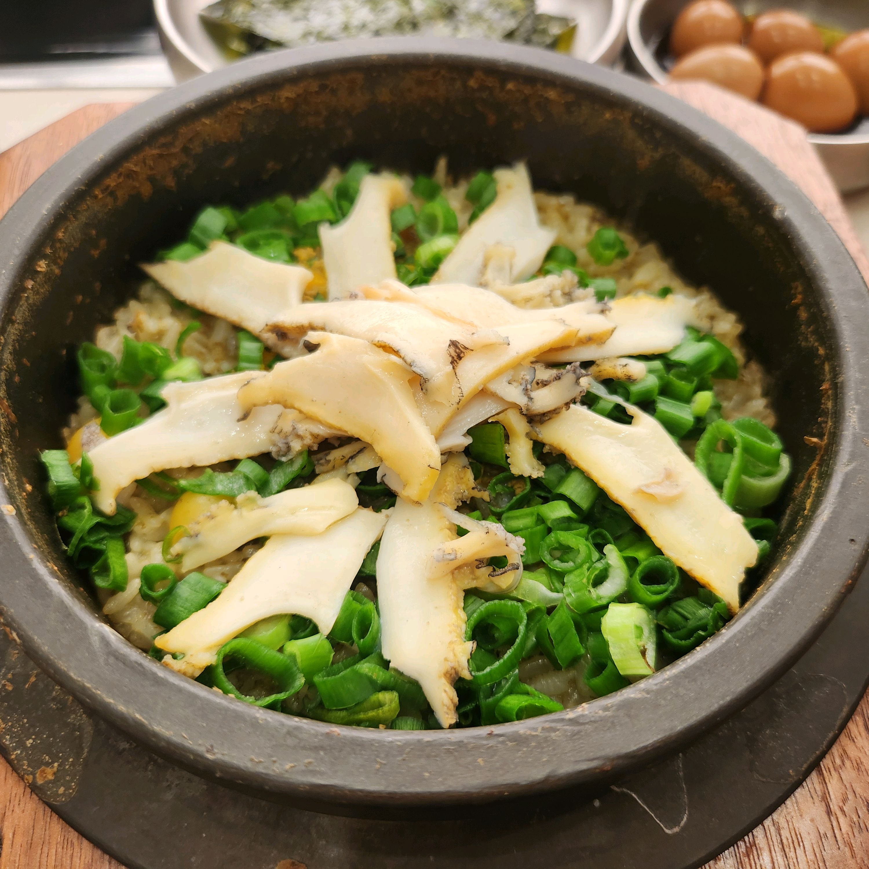 맛있어서 젓가락이 먼저 가다보니 사진이 이것뿐이네요 - 대구 맛집 복길&조돌해녀