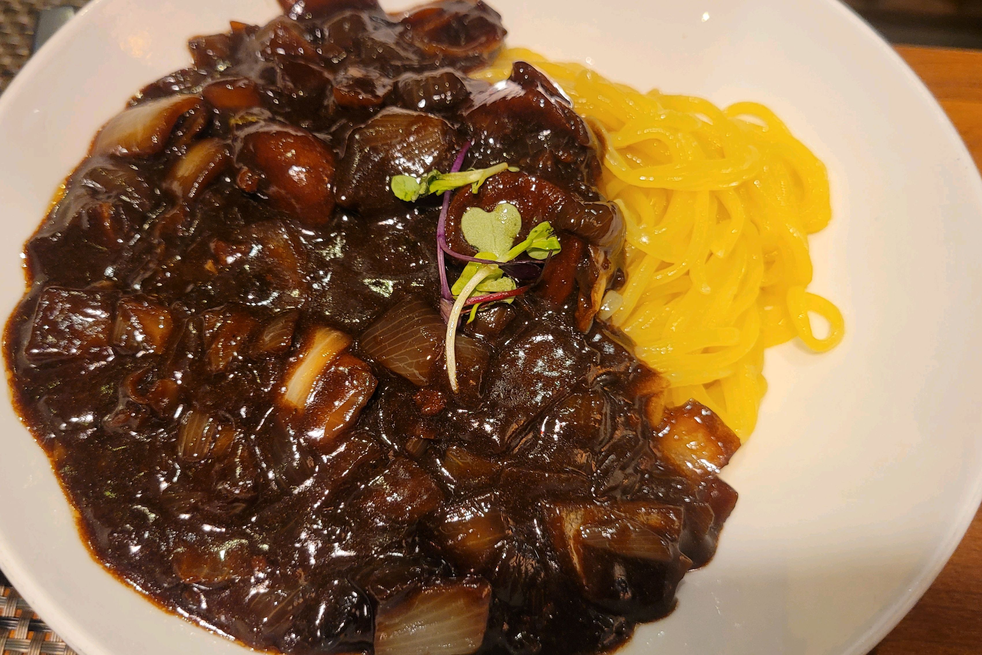 짬뽕 육수가 조금 기름져요. - 불당동 맛집 하오하오