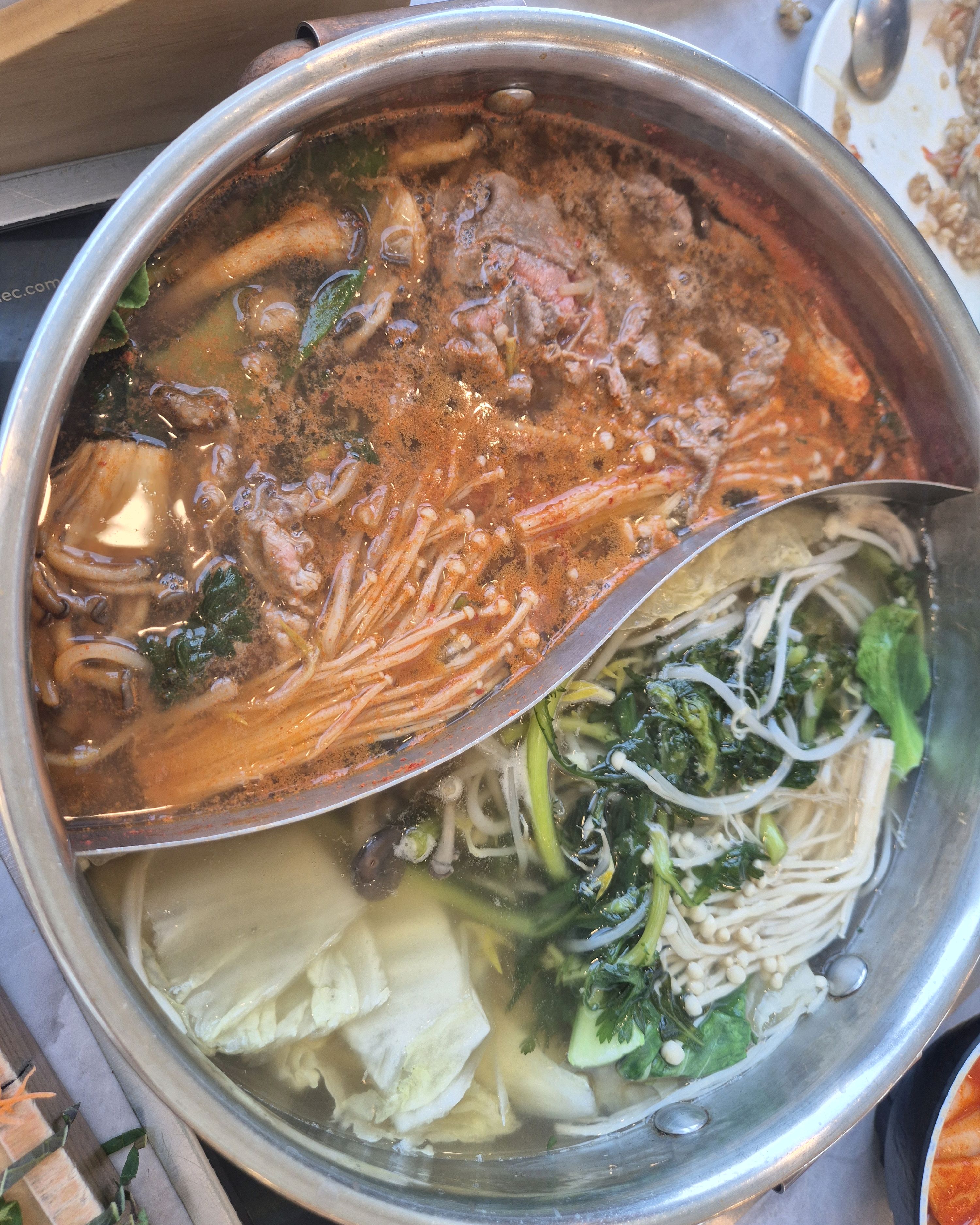 분위기도 좋고 뷰가 진짜 좋아요 ~가족들과 맛있게 잘 먹었습니다 ㅎㅎ - 수영구 맛집 샤브올데이 부산수영점