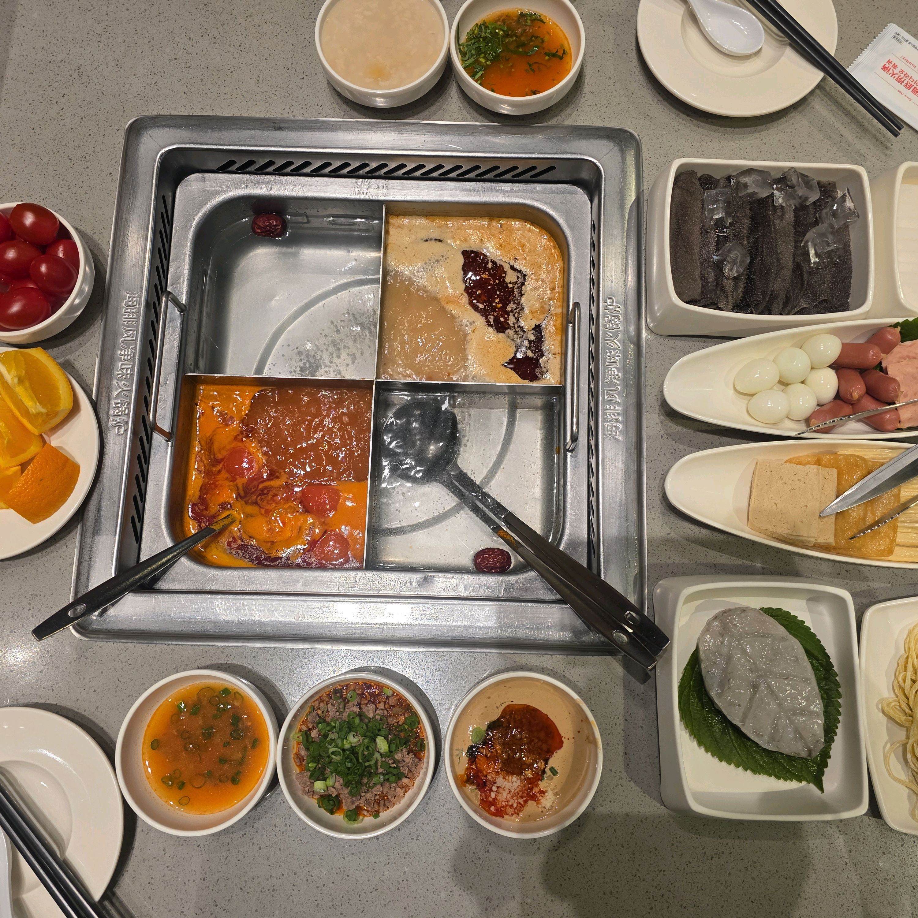 항상 든든하고 기분좋게 식사를 마칠 수 있는 곳 하이디라오 부산역 점입니다. 직원 분들도