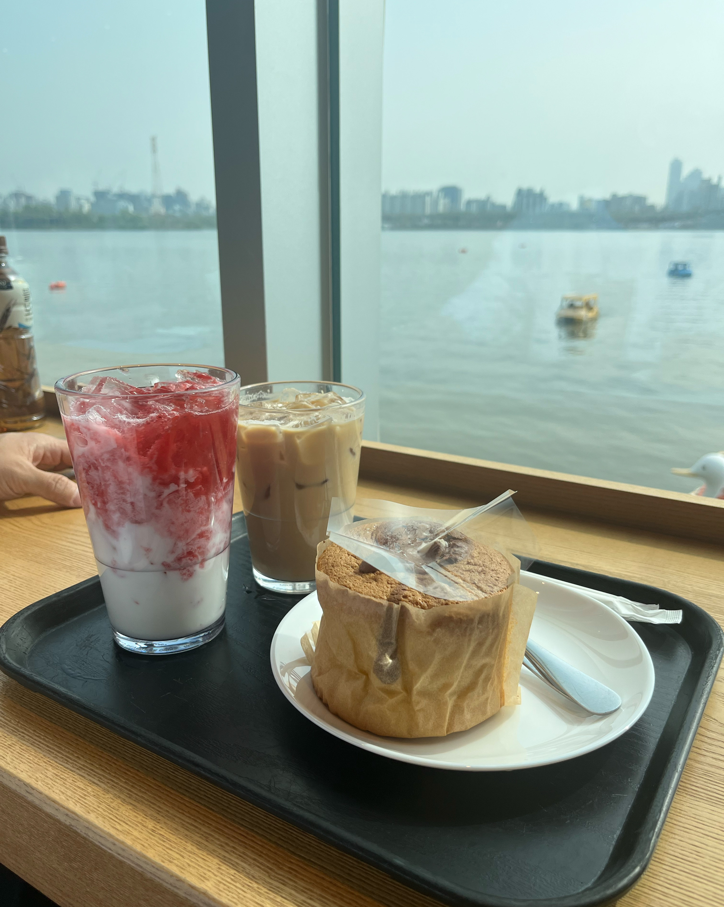 평일 오후 시간대인데 - 망원동 맛집 스타벅스 망원한강공원점
